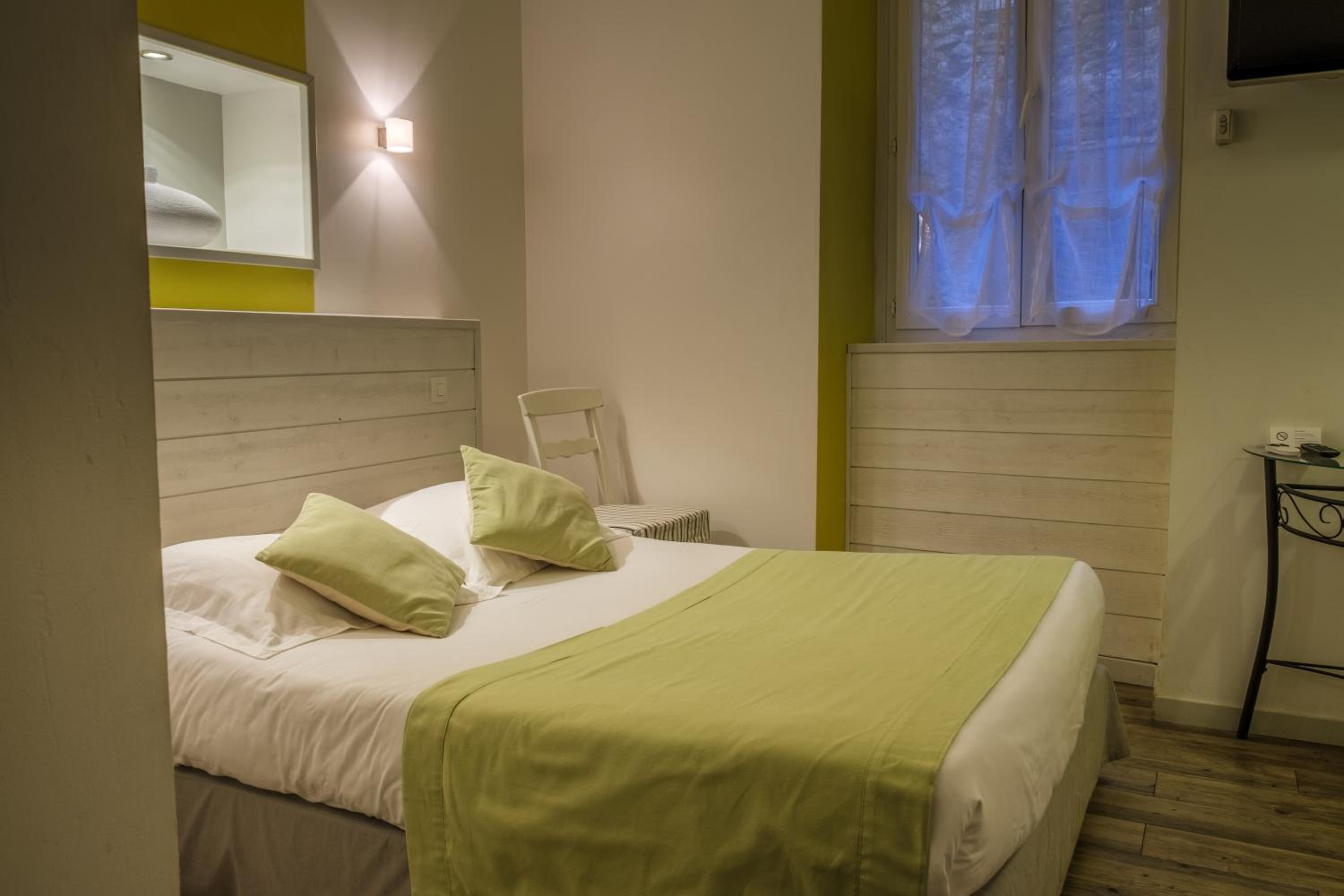 Economy Double Room - Photo 4