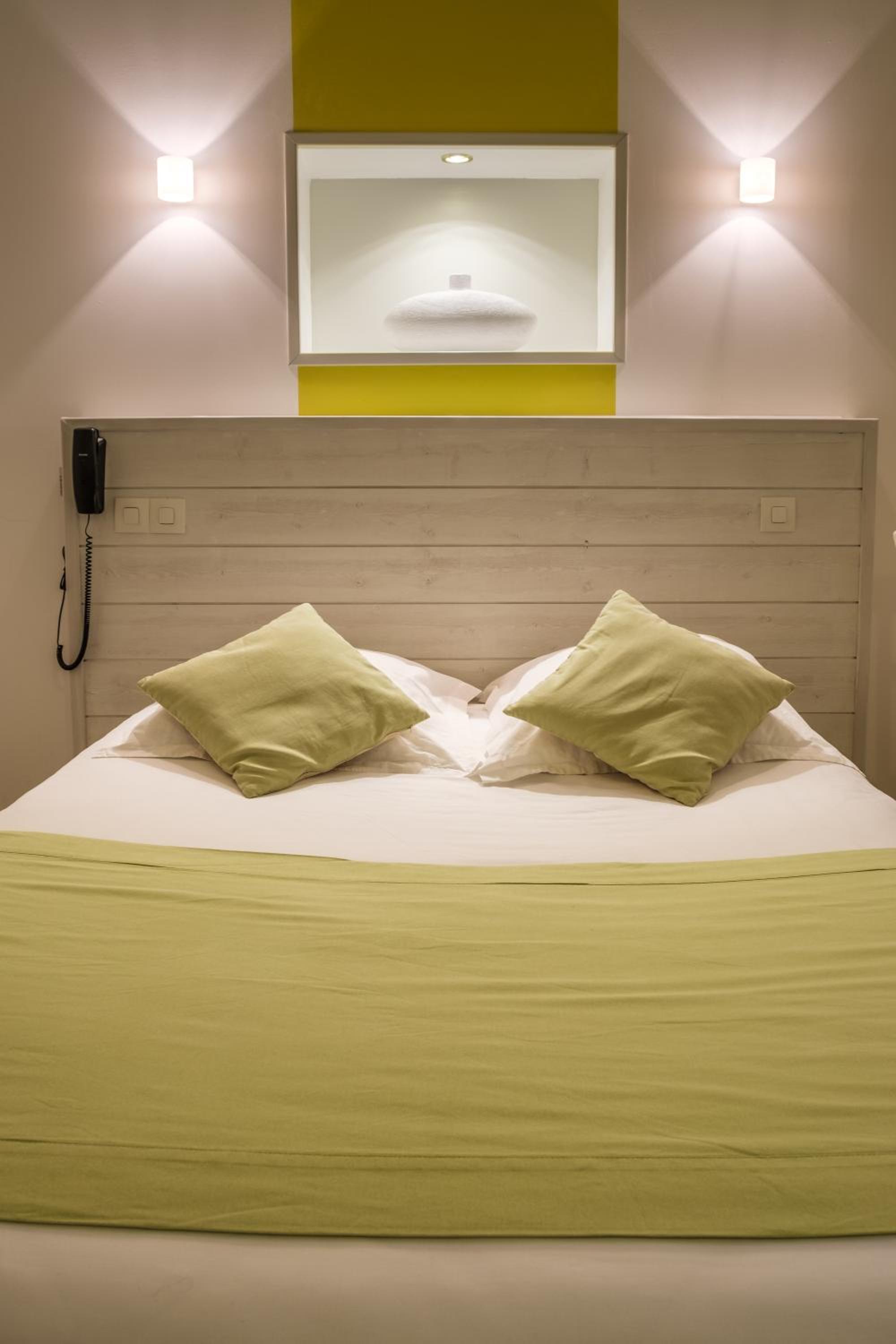 Economy Double Room - Photo 3