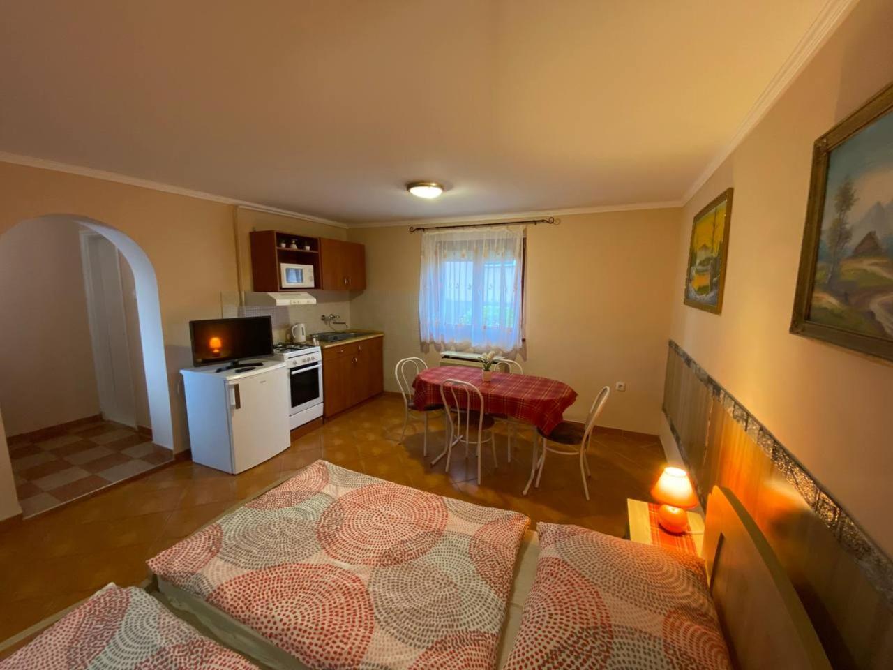 Triple Room with Private Bathroom photo 3