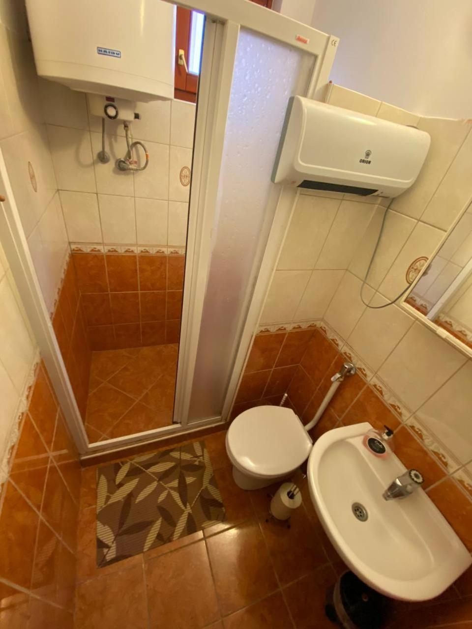 Triple Room with Private Bathroom photo 2