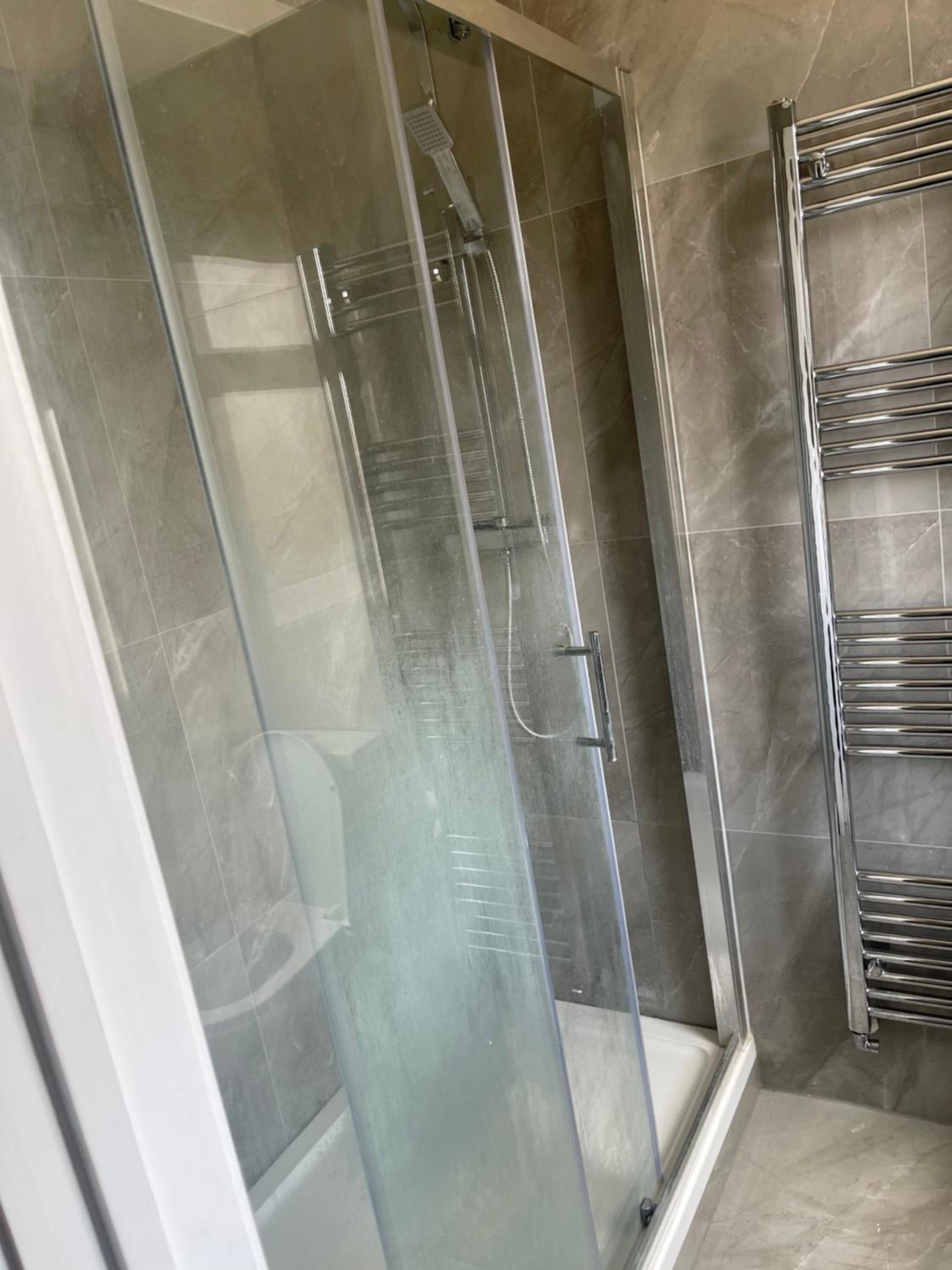 Family Room with Private Bathroom - Photo 3