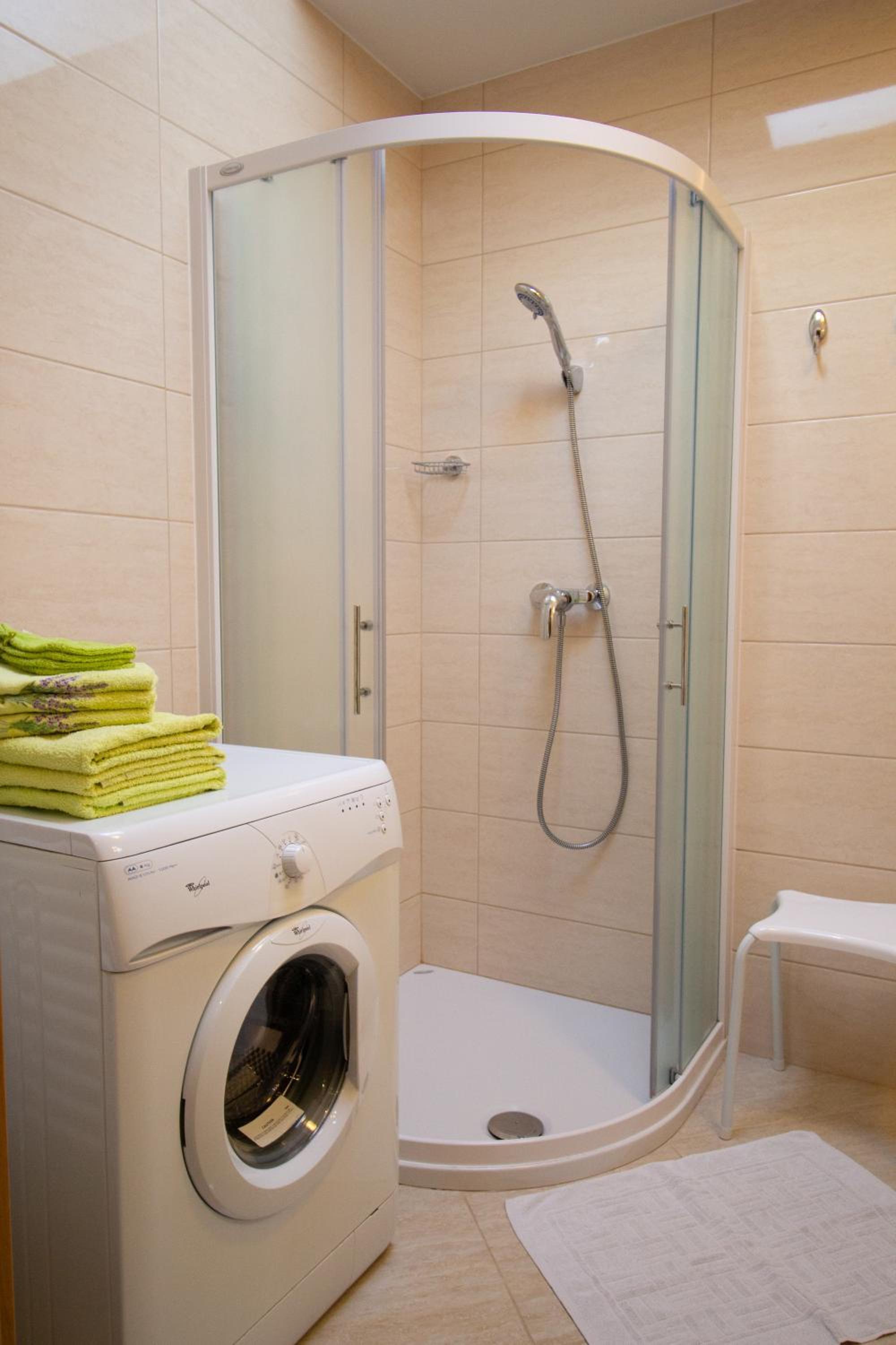 Apartment (4 Adults) photo 2