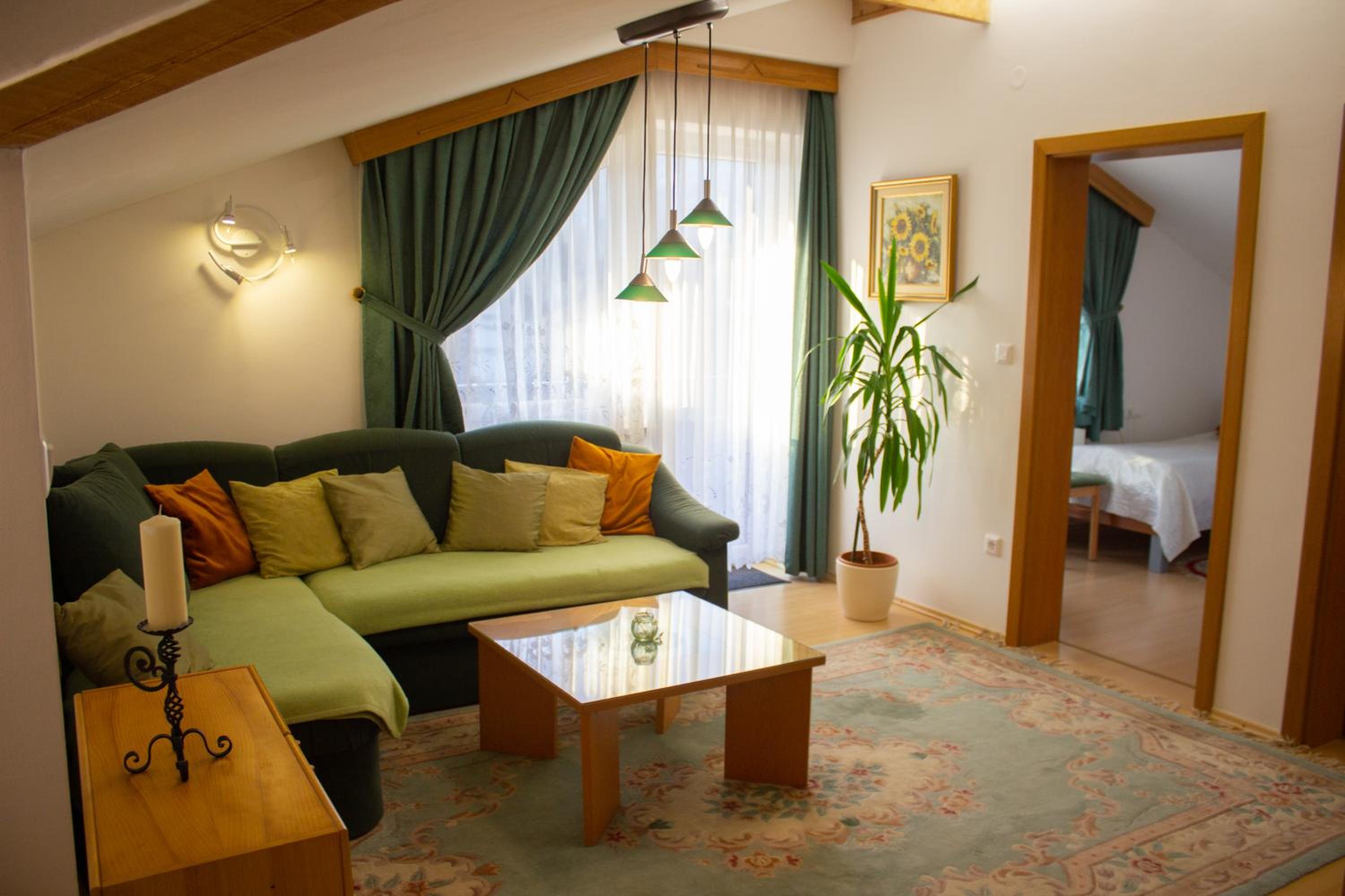Apartment (4 Adults)
