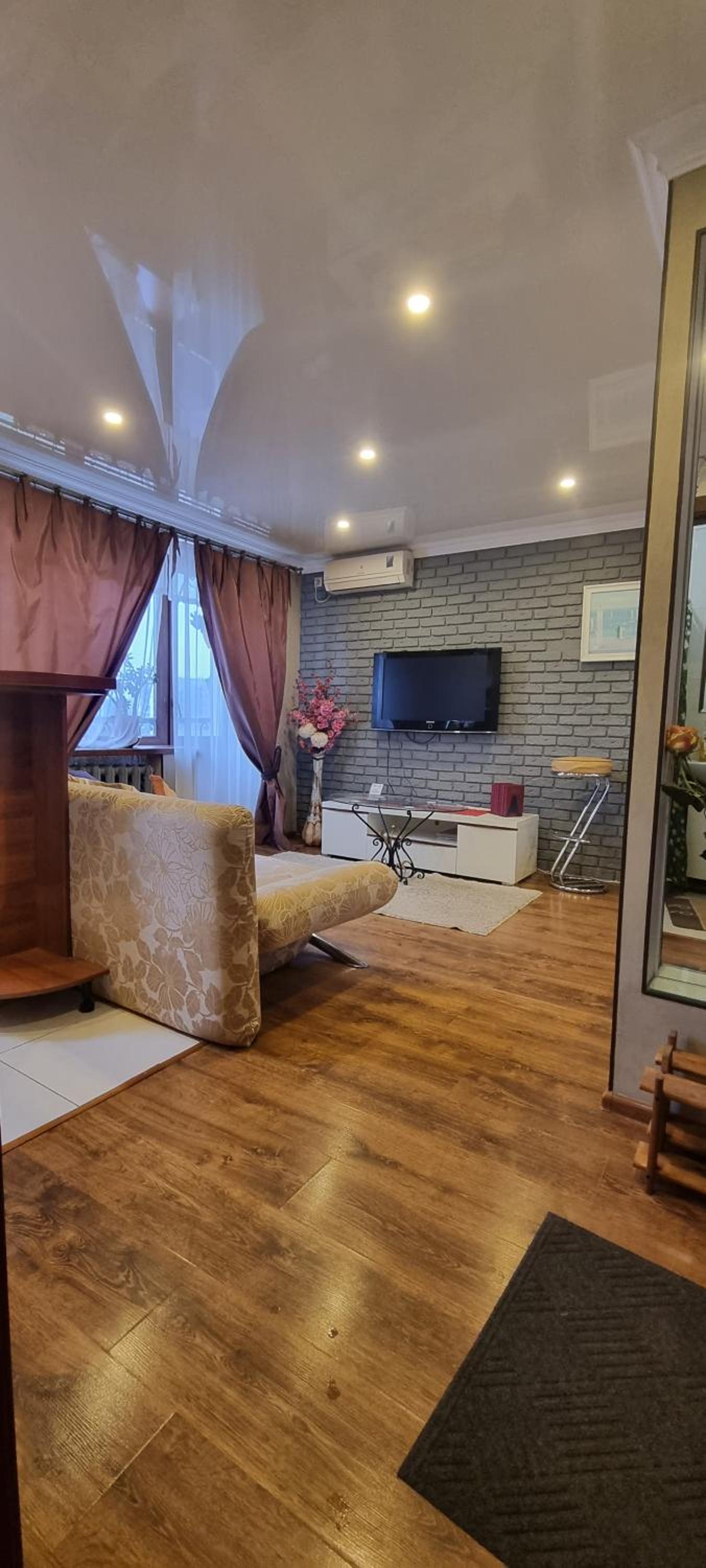 Apartment photo 1