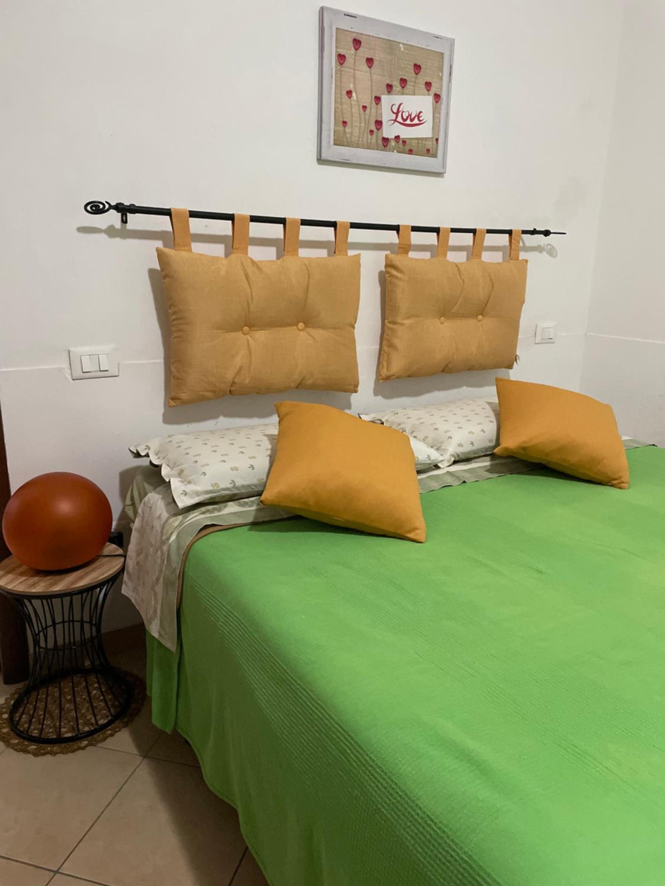 One-Bedroom Apartment photo 1