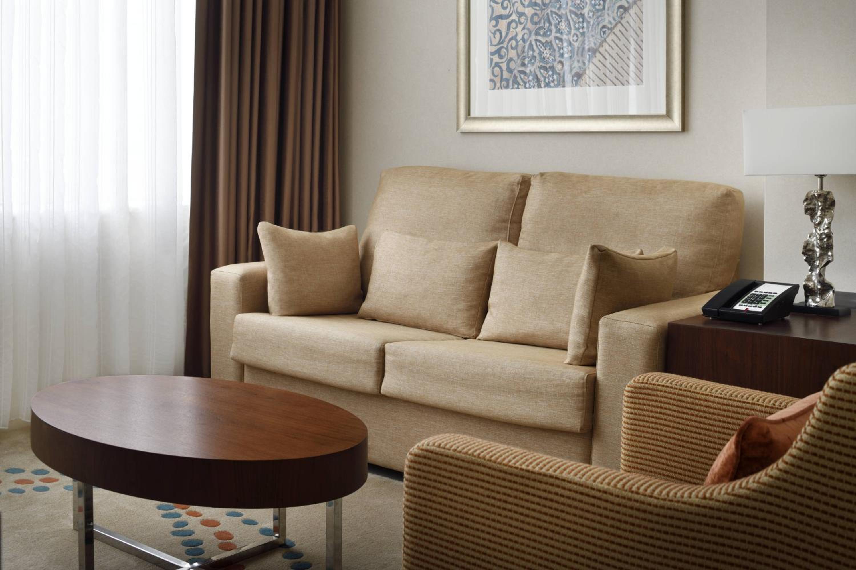 Junior King Suite with Sofa Bed - Photo 3