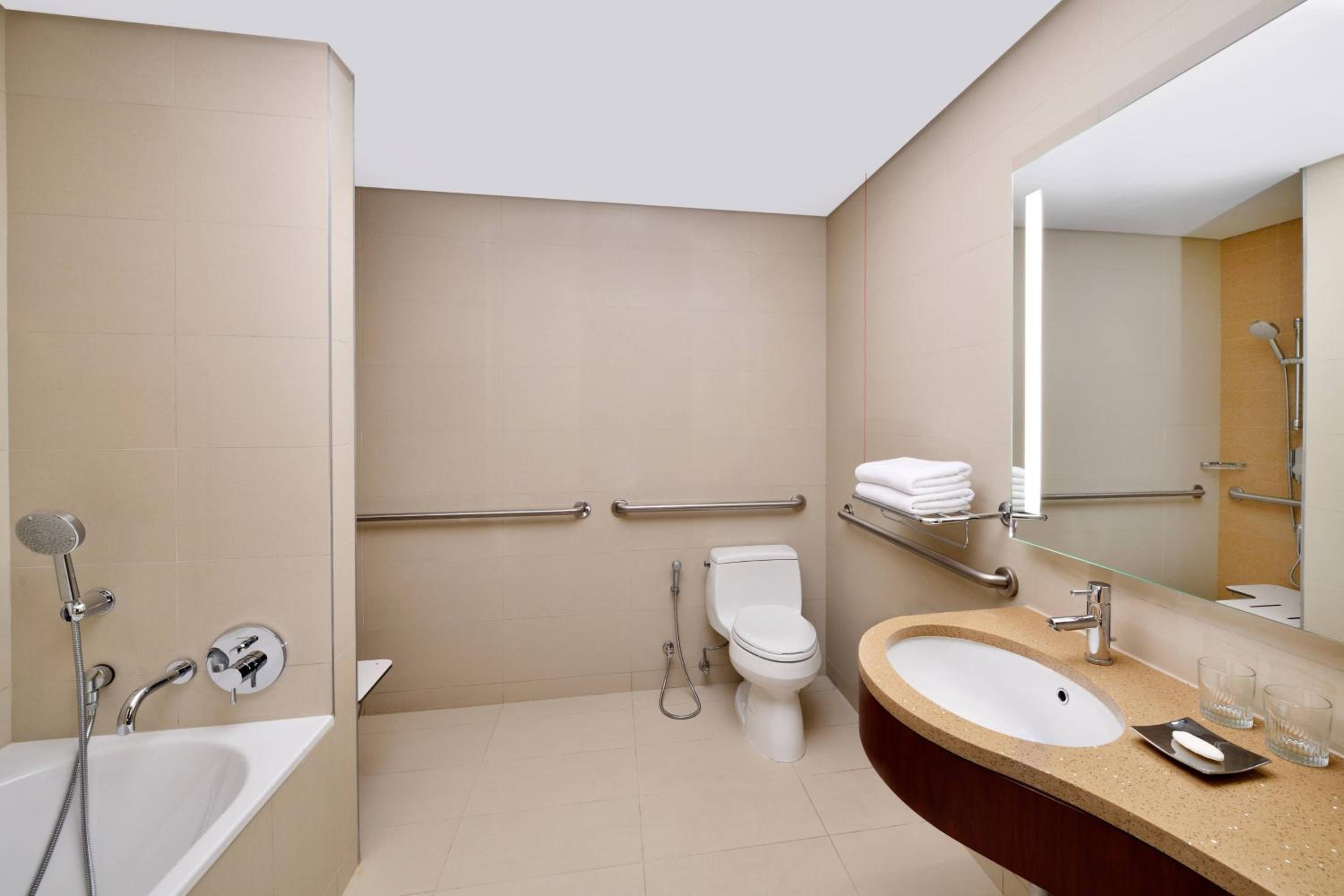 Junior King Suite with Sofa Bed - Photo 6