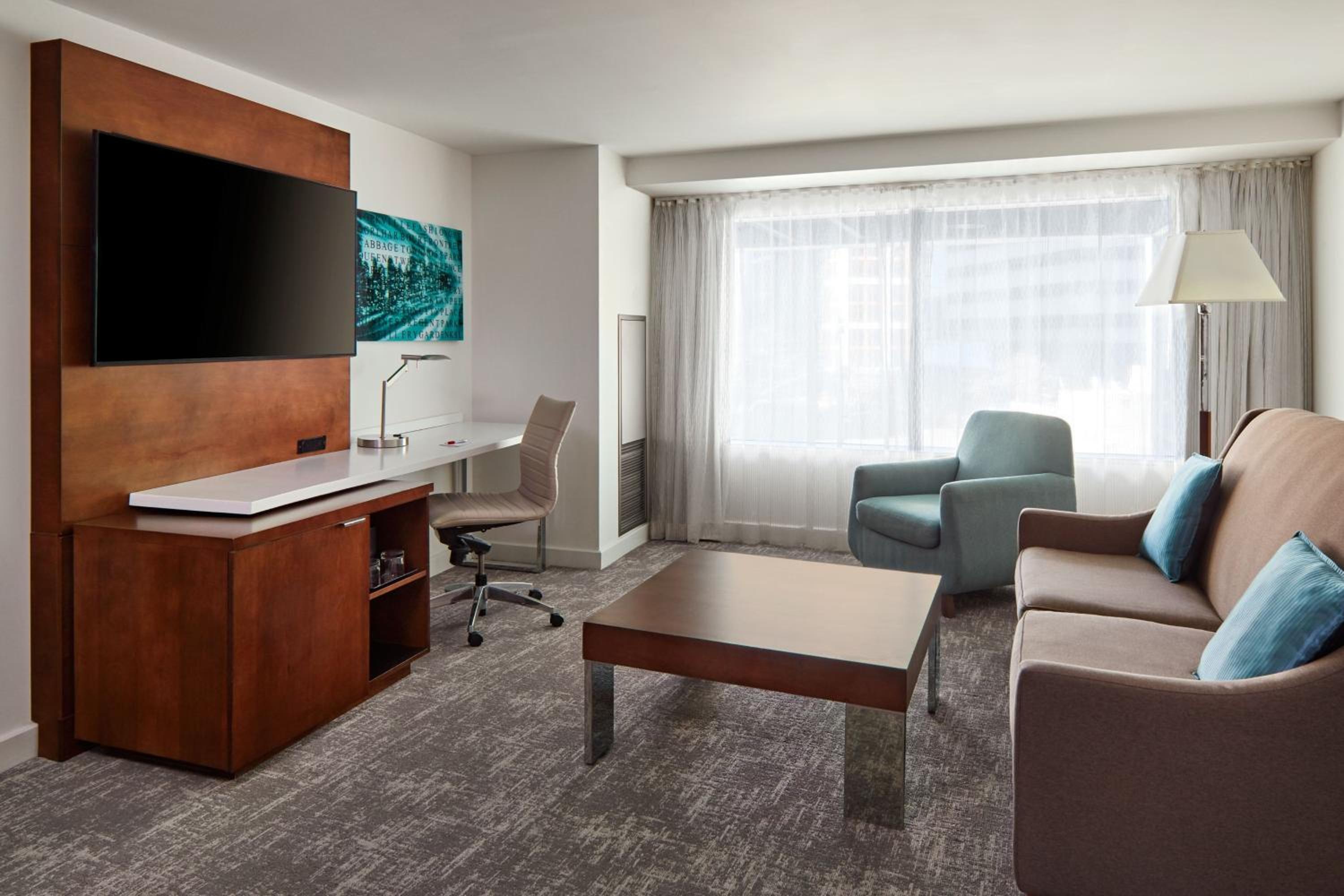 1 Bedroom Suite, 2 Double, Sofa bed, City view