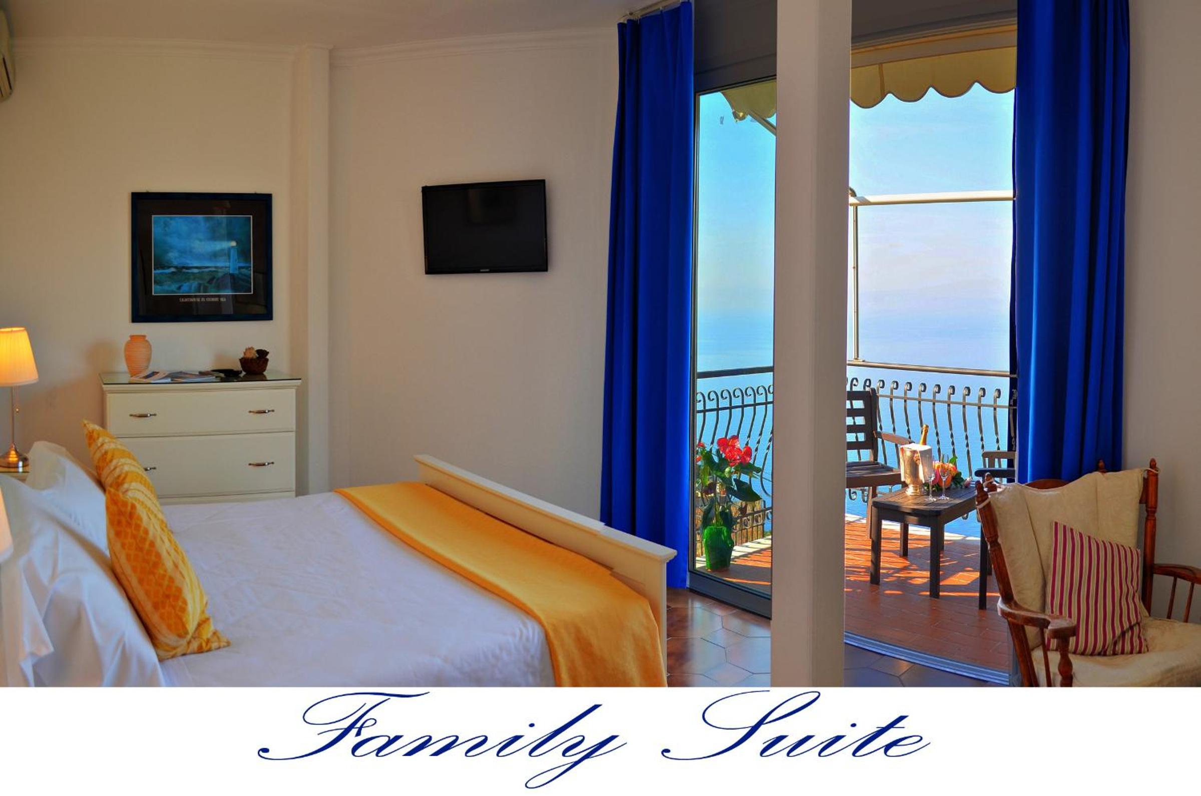 Suite with Sea View (4 Adults) - Photo 3