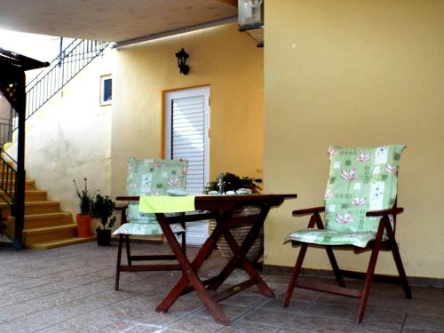 Two-Bedroom Apartment with Garden View - Kleio photo 1