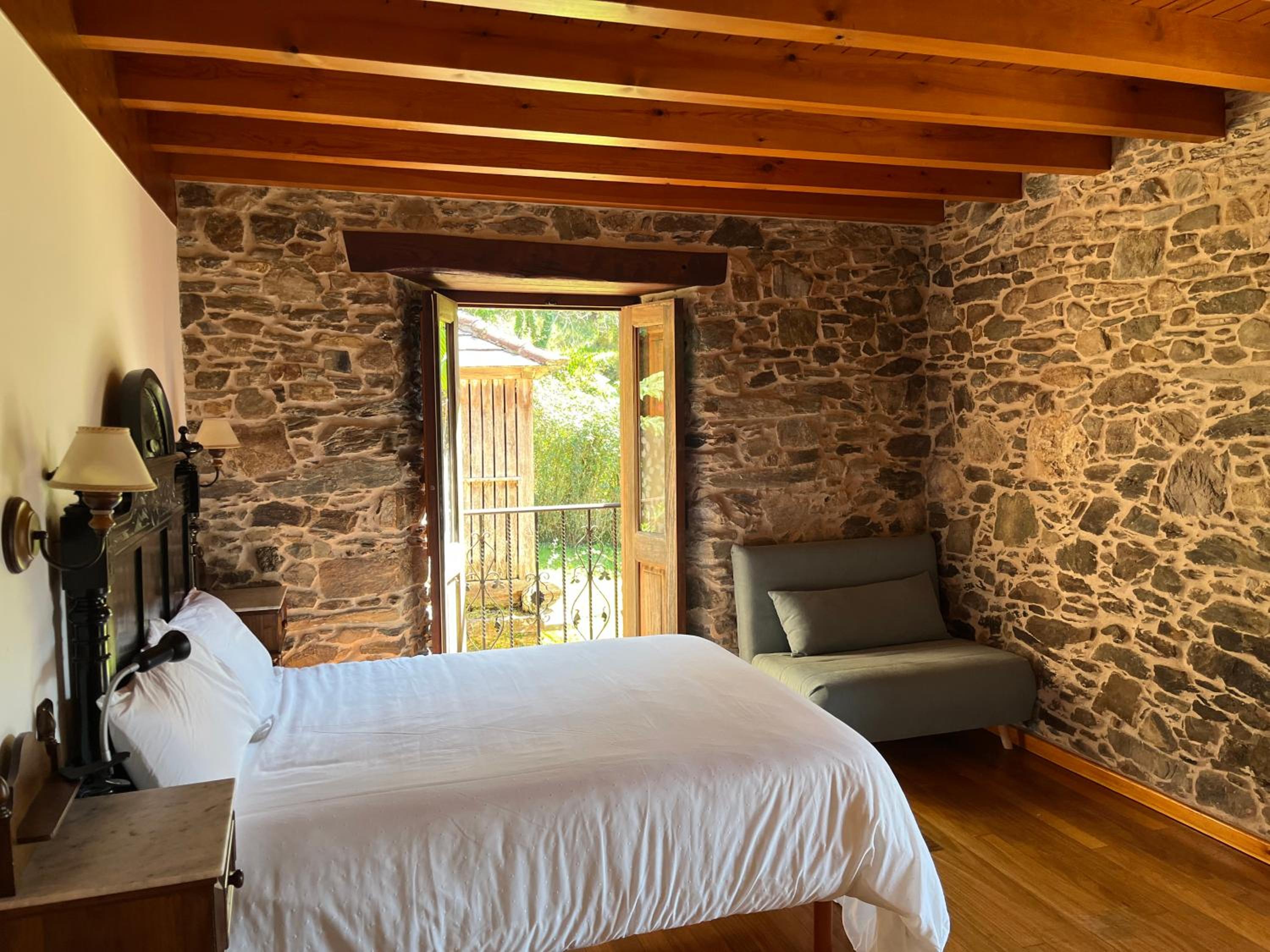 Double Room with Mountain View - Photo 5