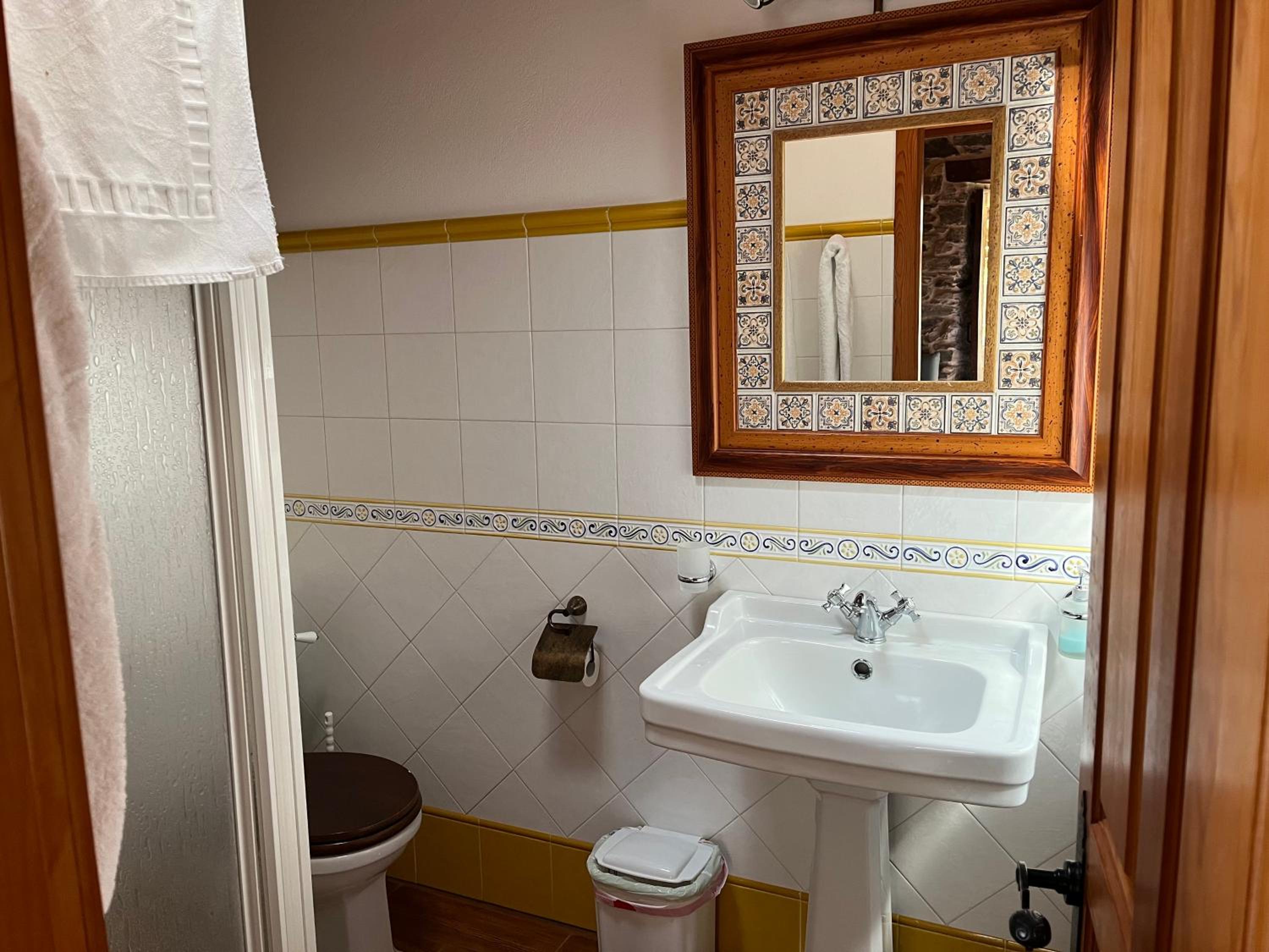 Double Room with Mountain View - Photo 2