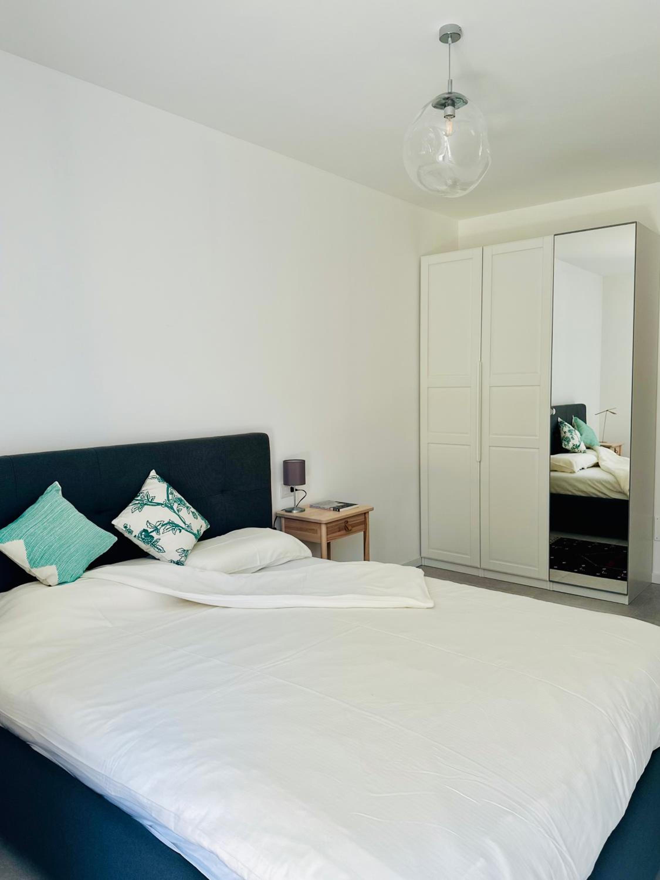One-Bedroom Apartment photo 2