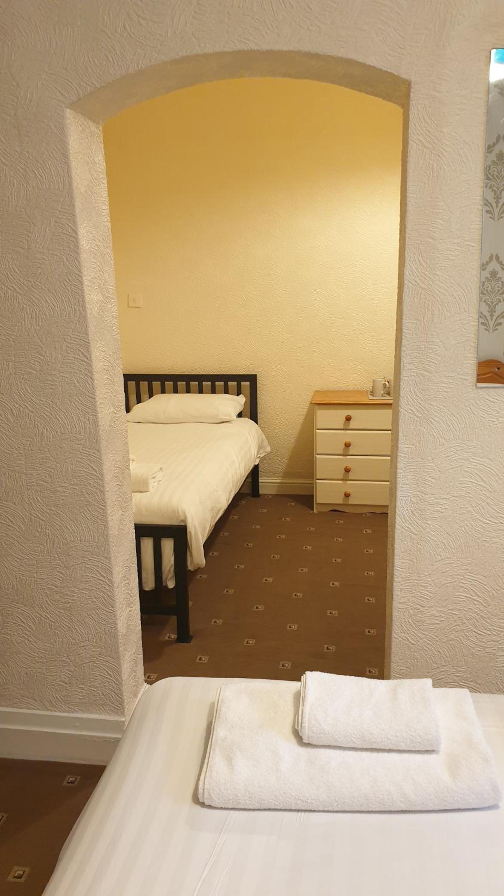 Triple Room with Shower - Photo 3