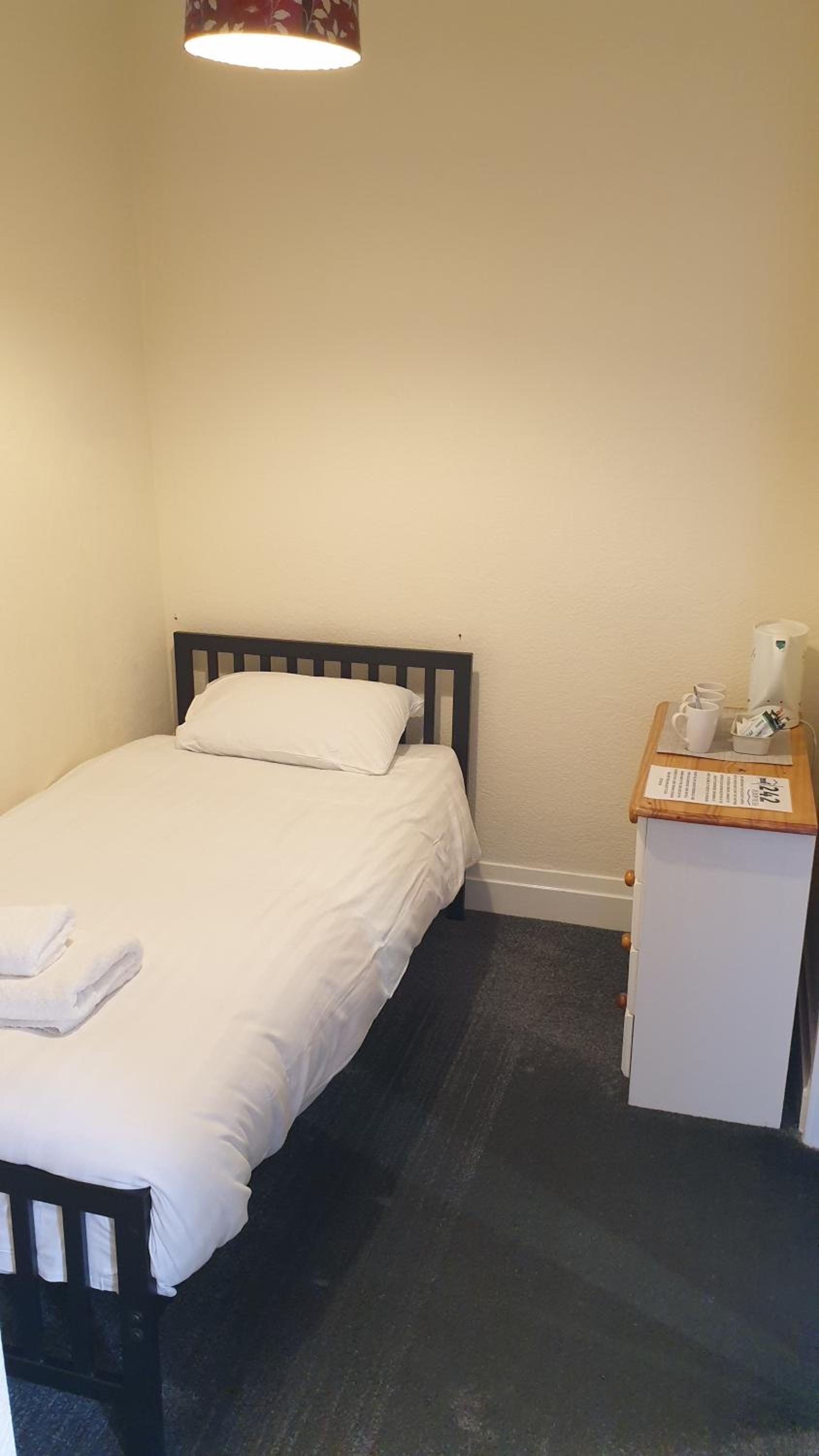Triple Room with Shower - Photo 6