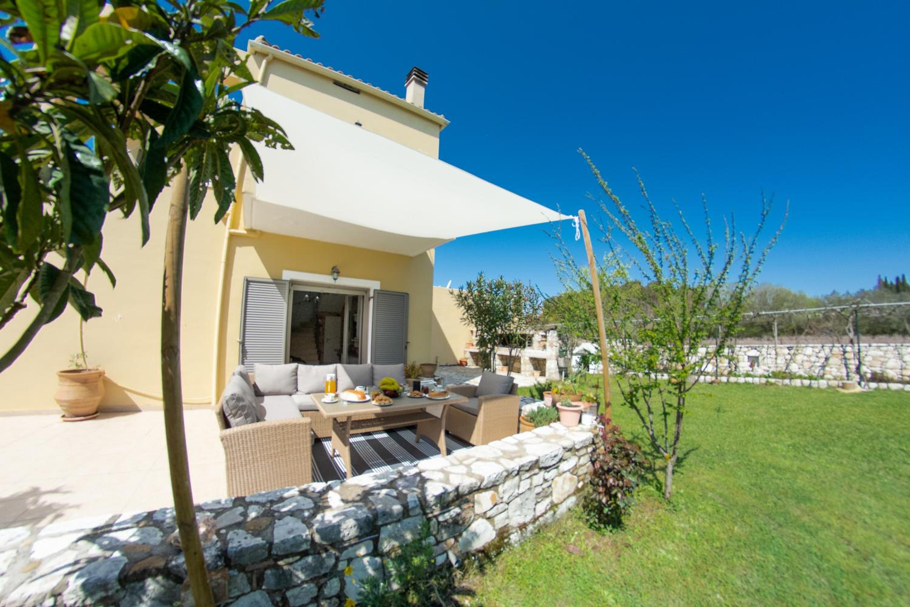 Three-Bedroom Villa photo 3