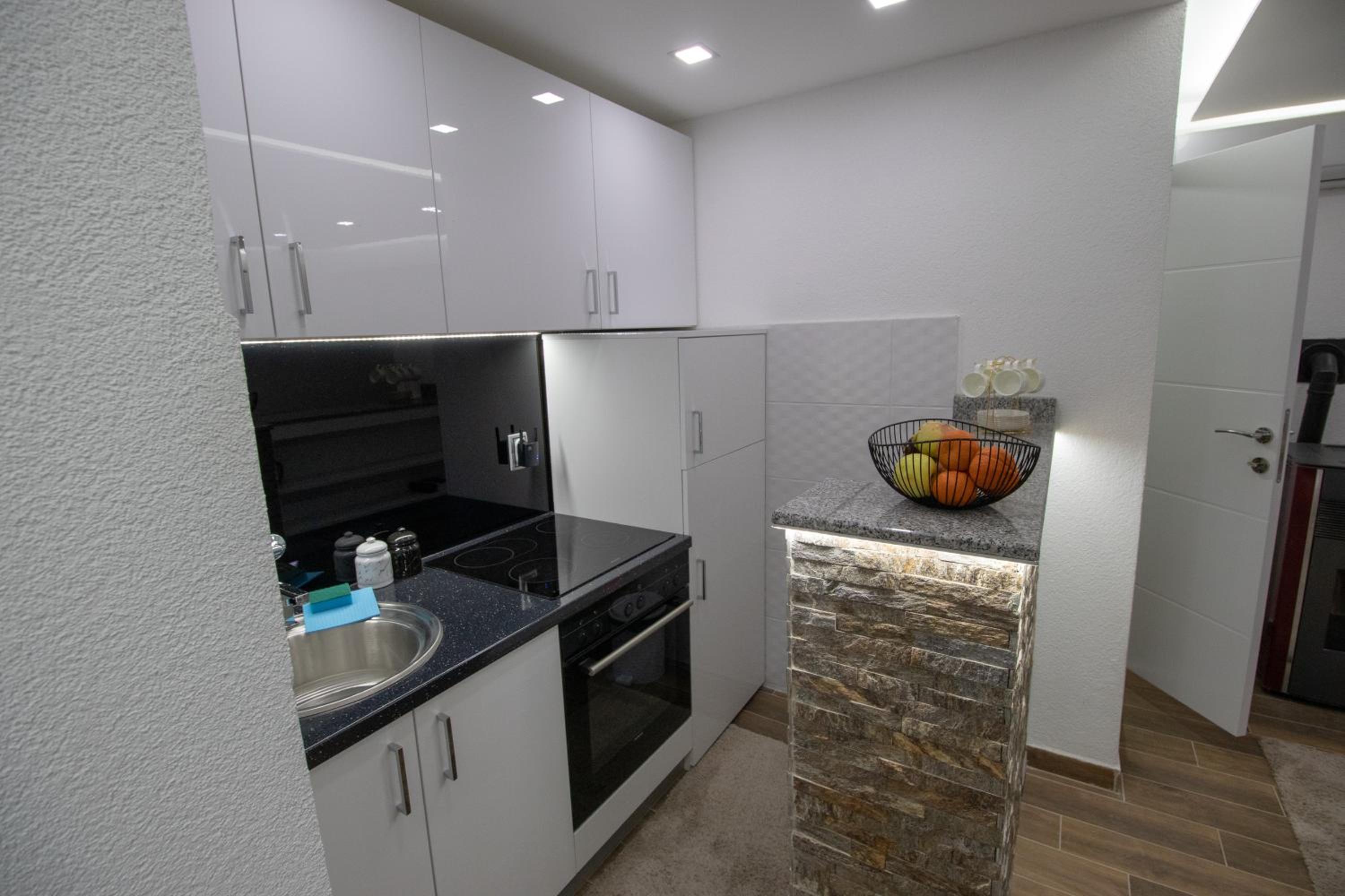 One-Bedroom House photo 2