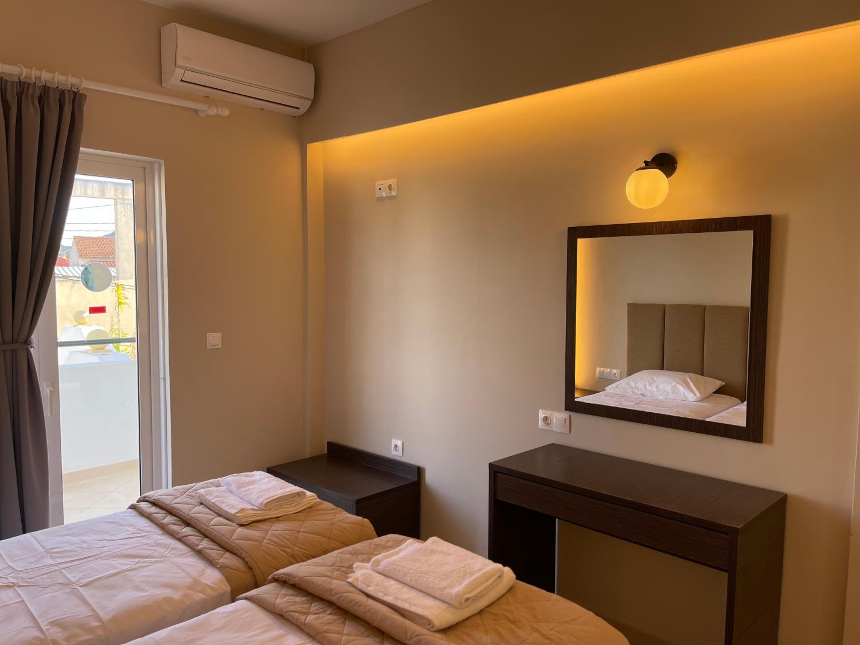 Two-Bedroom Apartment (5 Adults) - Photo 4