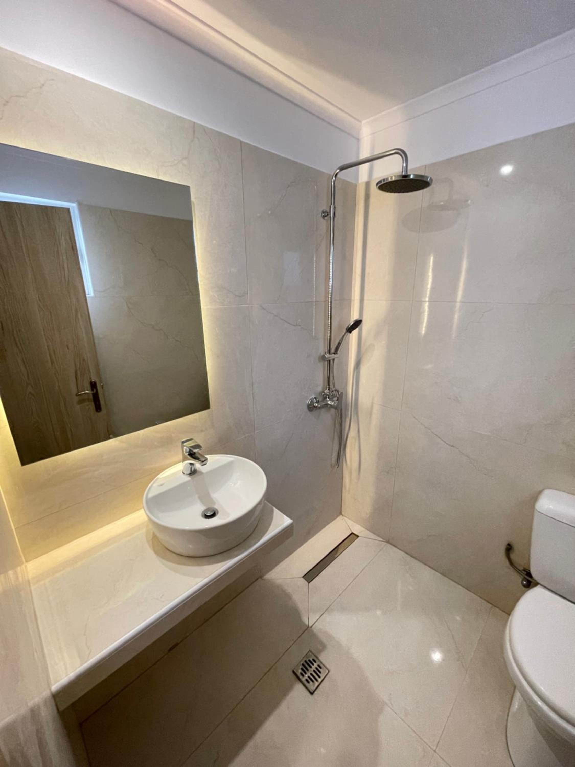 Two-Bedroom Apartment (5 Adults) - Photo 5