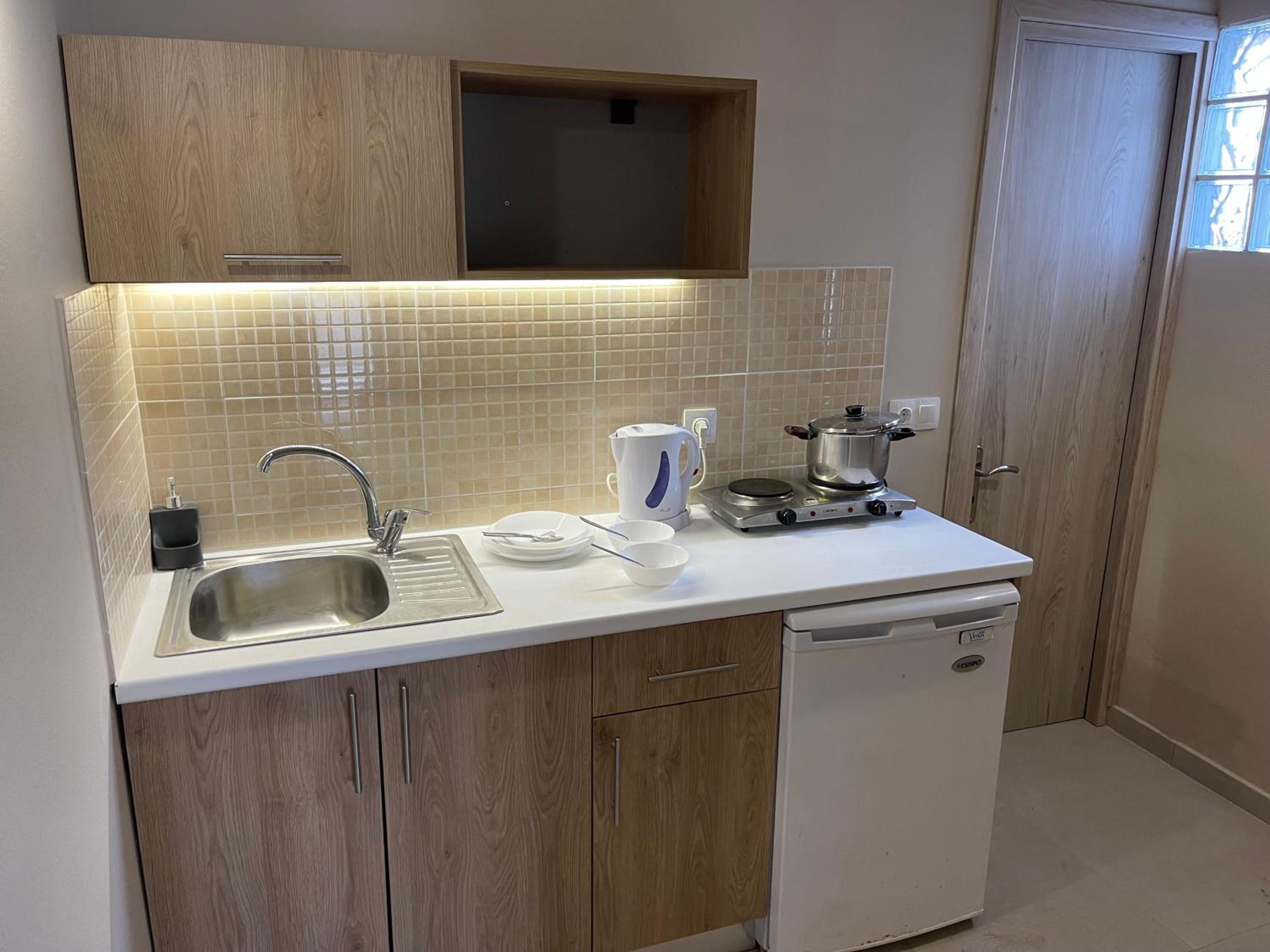 Two-Bedroom Apartment (5 Adults) - Photo 2