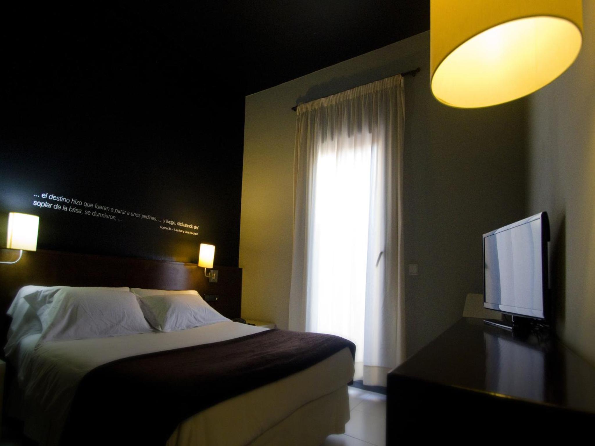 Double or Twin Room - Photo 8