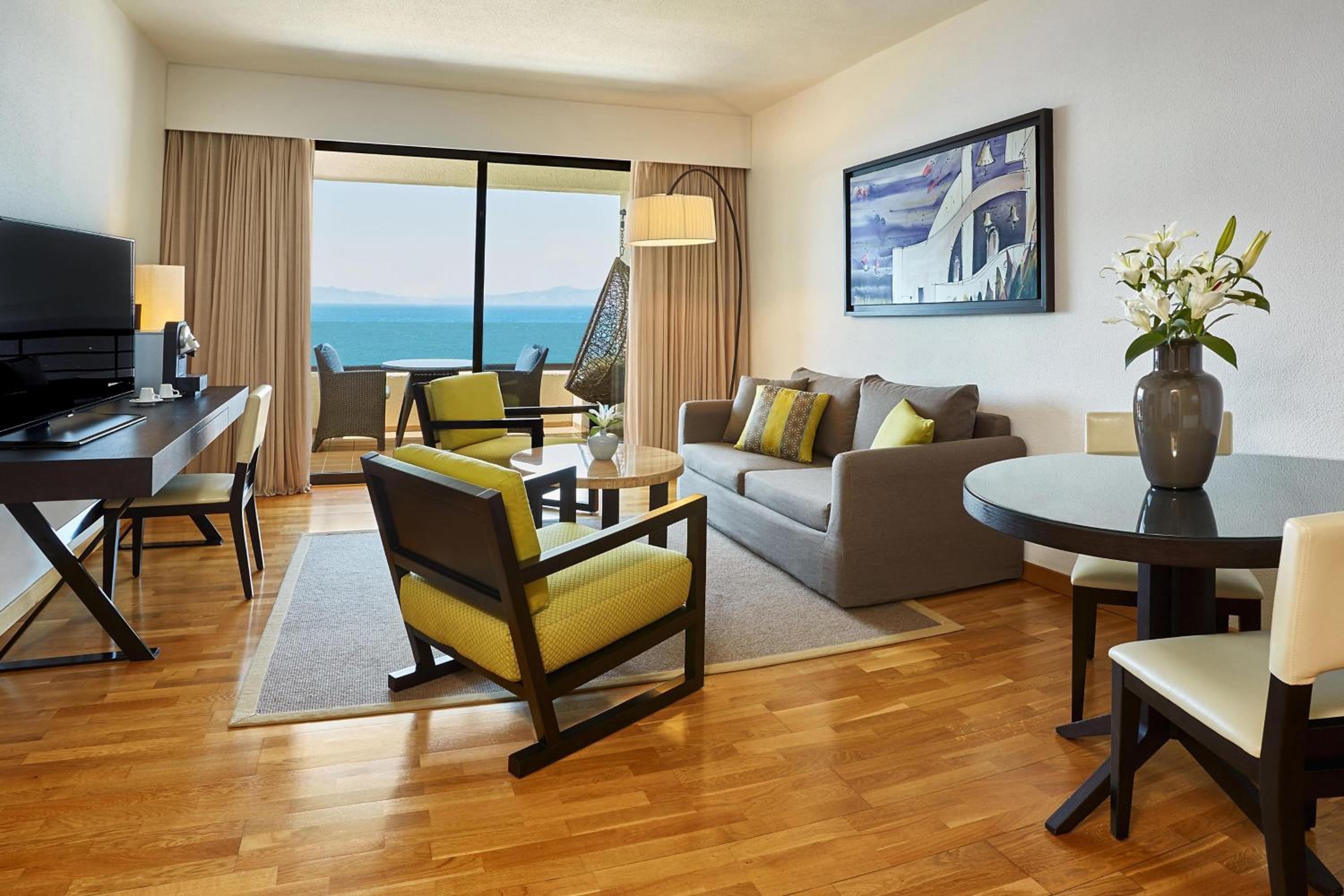 Aegean Suite, 1 Bedroom 2 room Suite, 1 King, Sofa bed