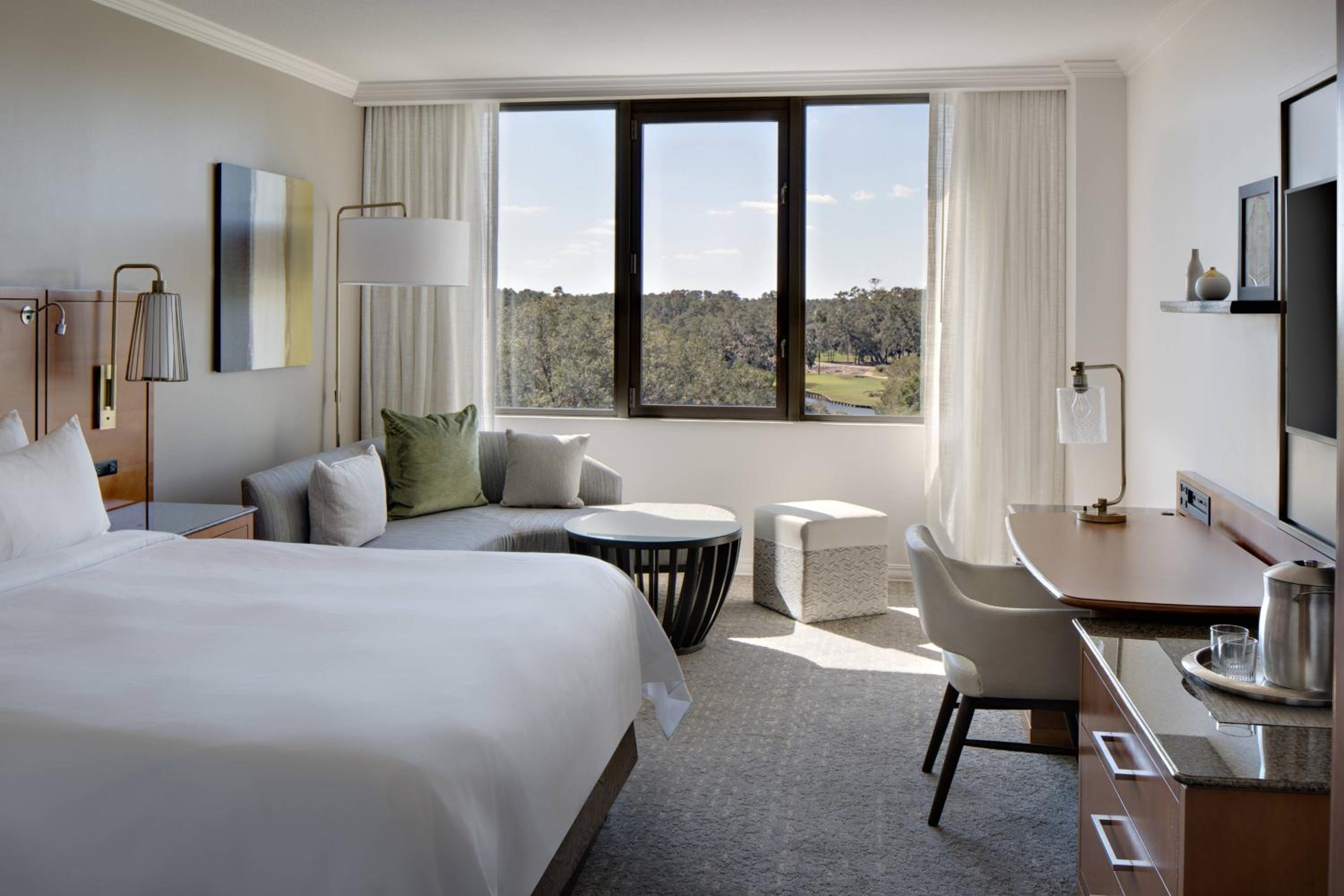 1 King Room with Resort View-Main Tower - Photo 1