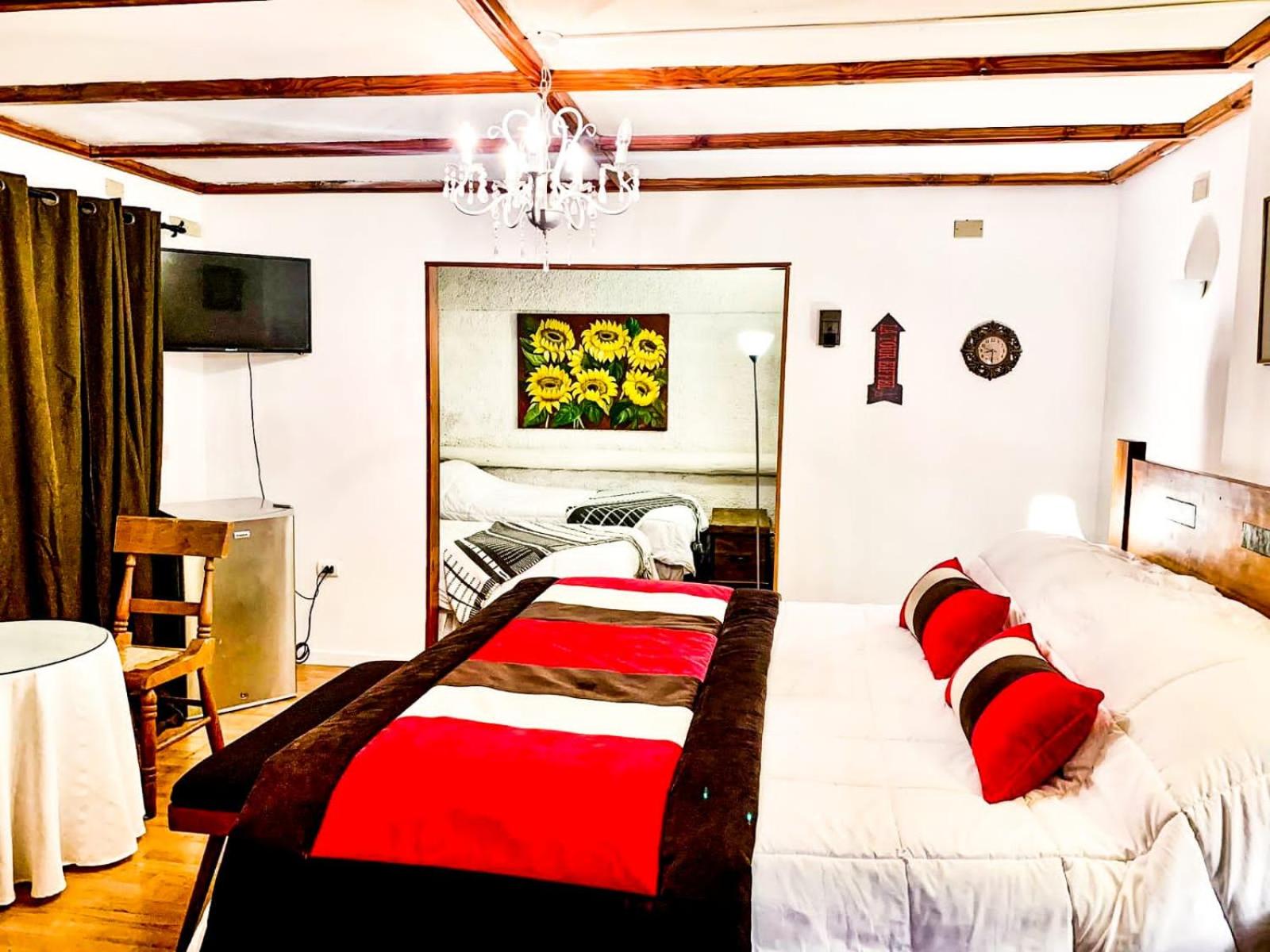 Deluxe King Suite photo 3