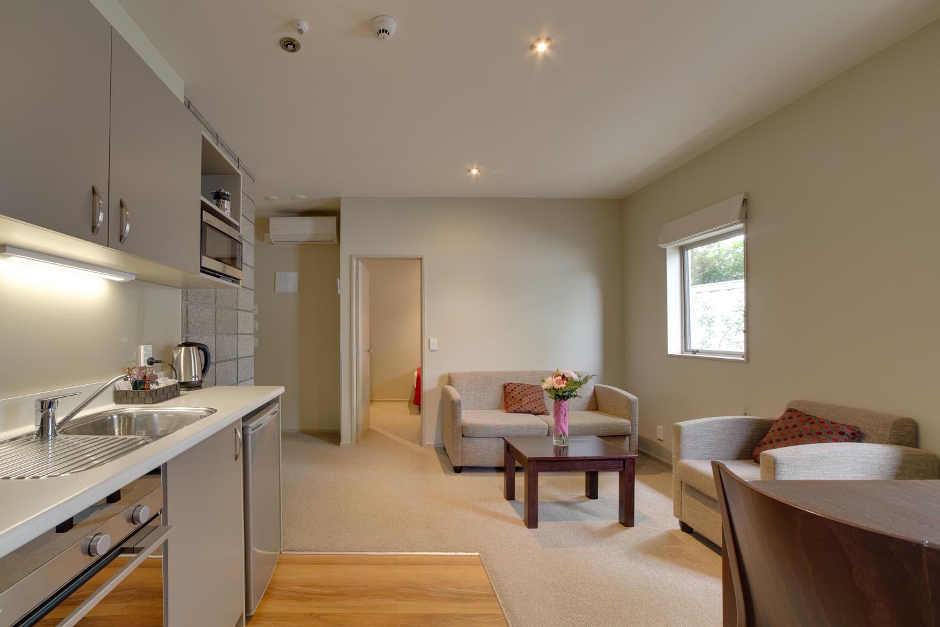 Two Bedroom Apartment (Downstairs) - Photo 2