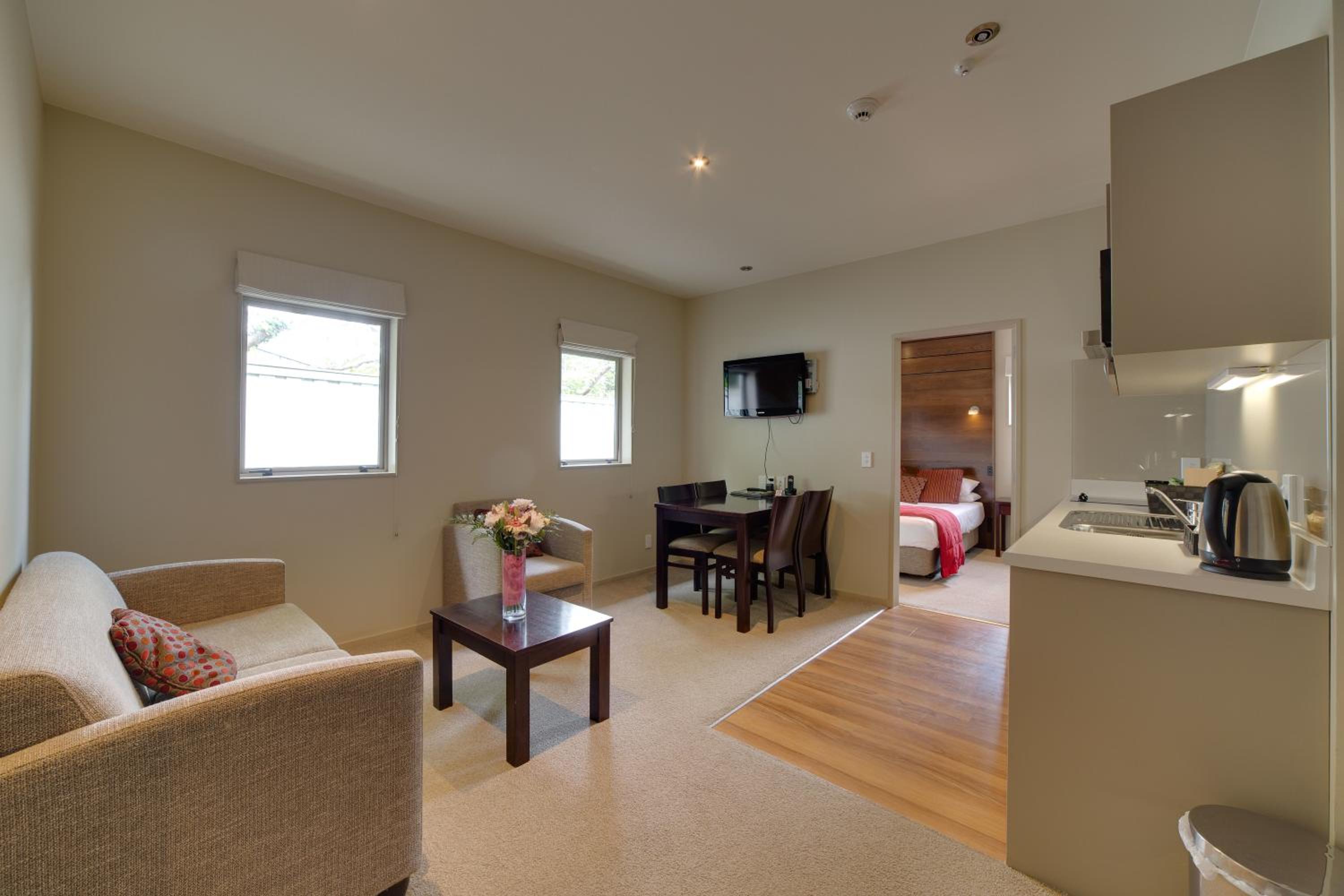 Two Bedroom Apartment (Downstairs) - Photo 7