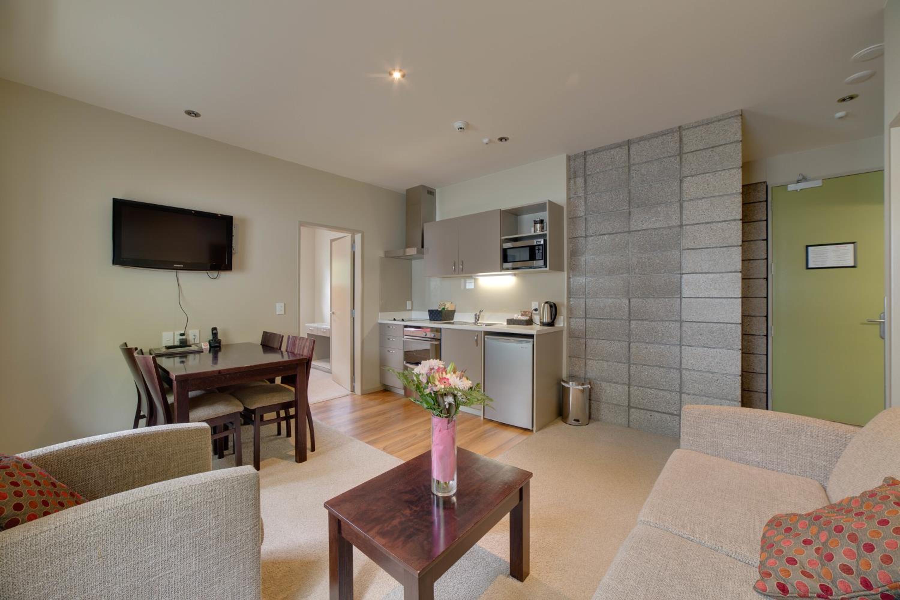 Two Bedroom Apartment (Downstairs) - Photo 1