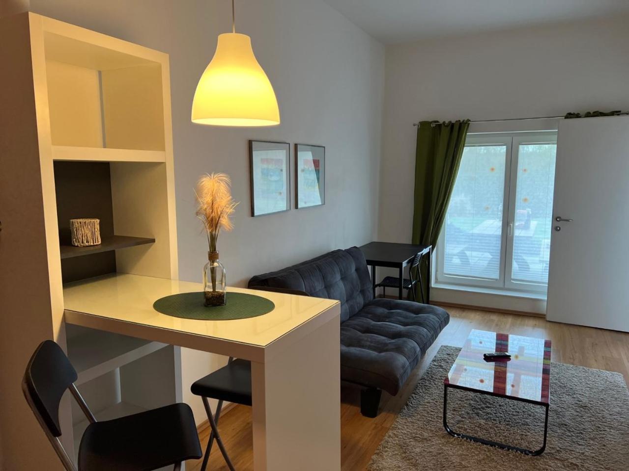 One-Bedroom Apartment photo 2