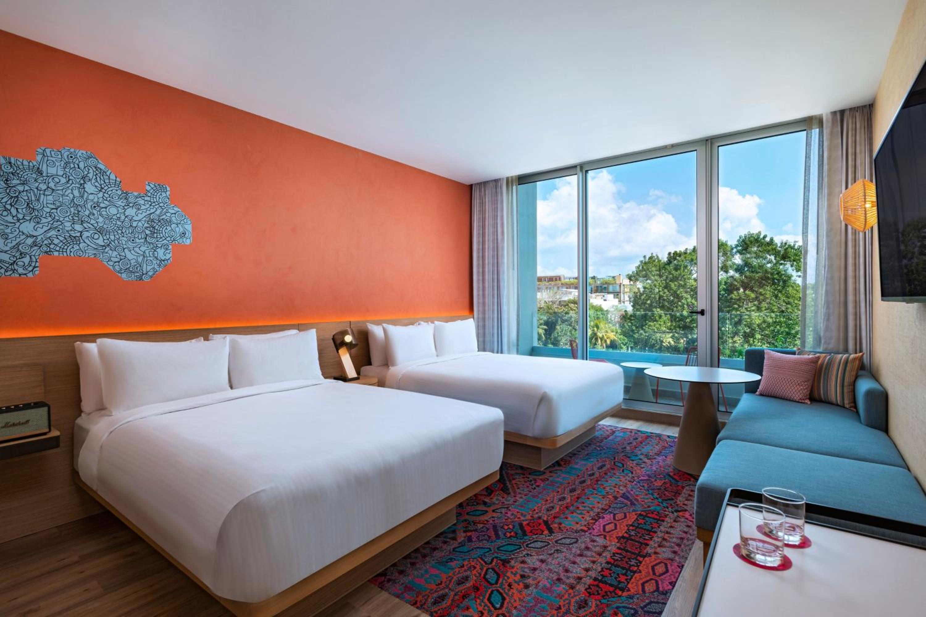 Breezy Guest room, 2 Queen, Balcony - Photo 3