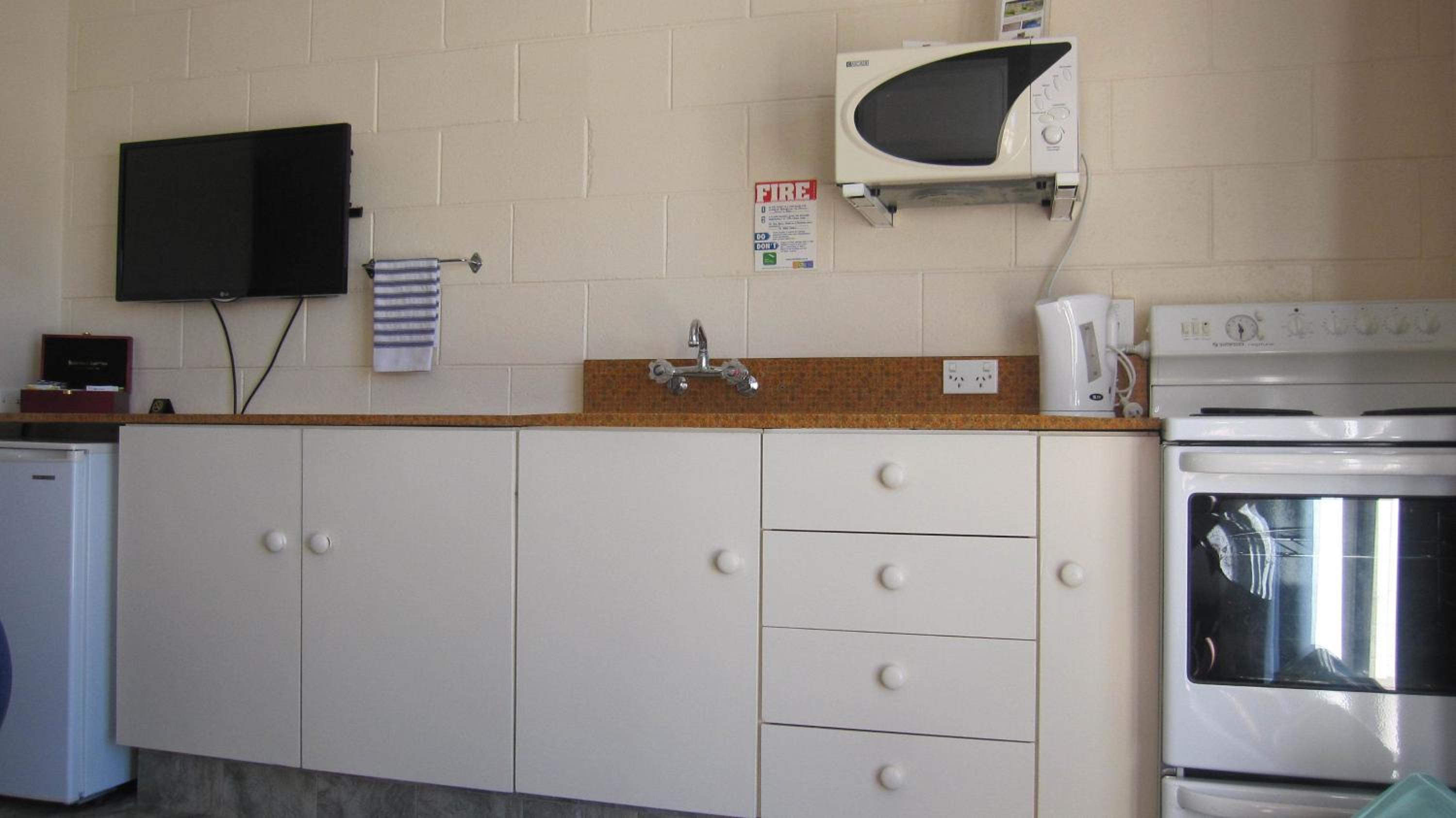 One-Bedroom Apartment - Photo 3