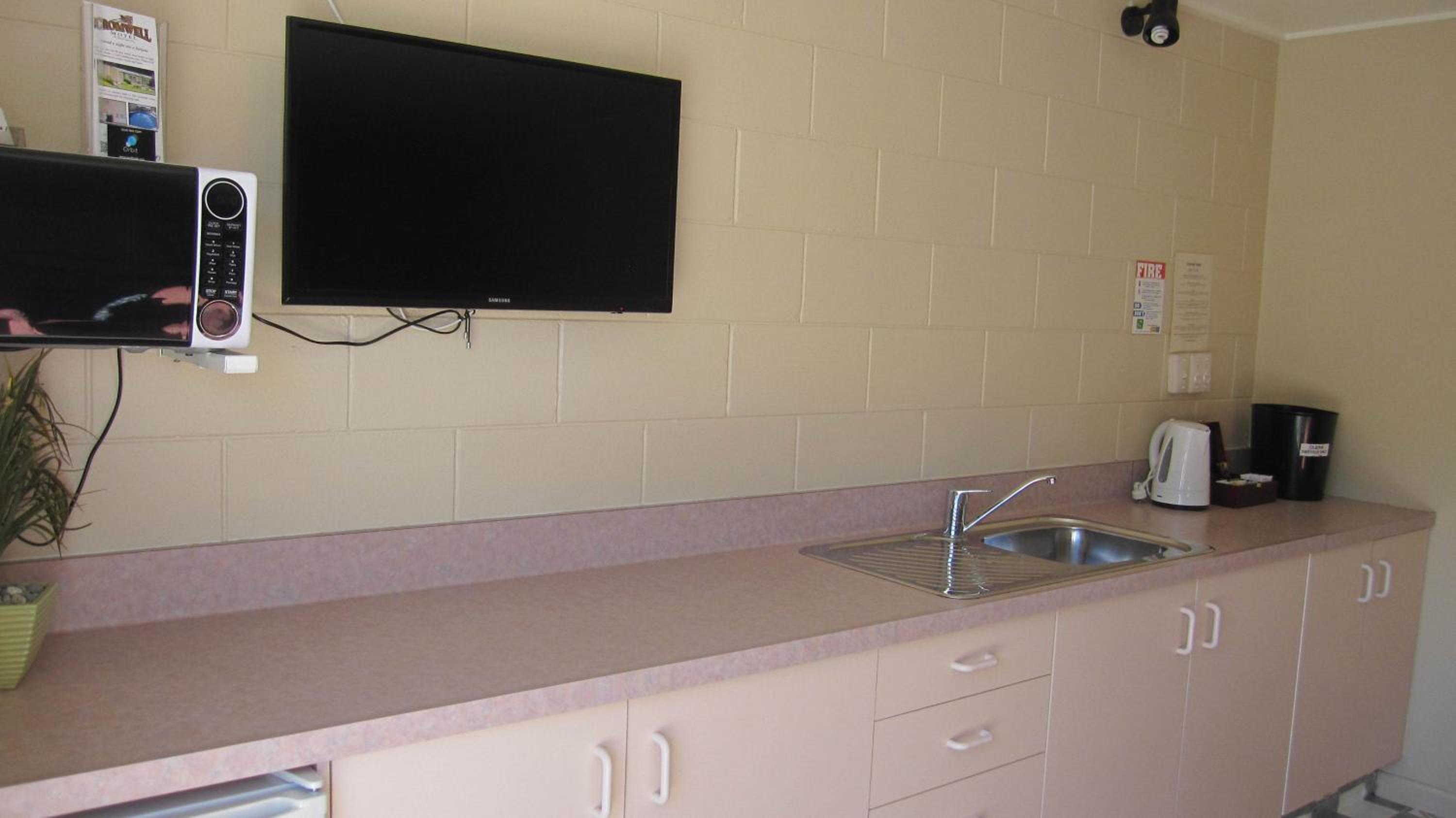 One-Bedroom Apartment - Disability Access - Photo 5