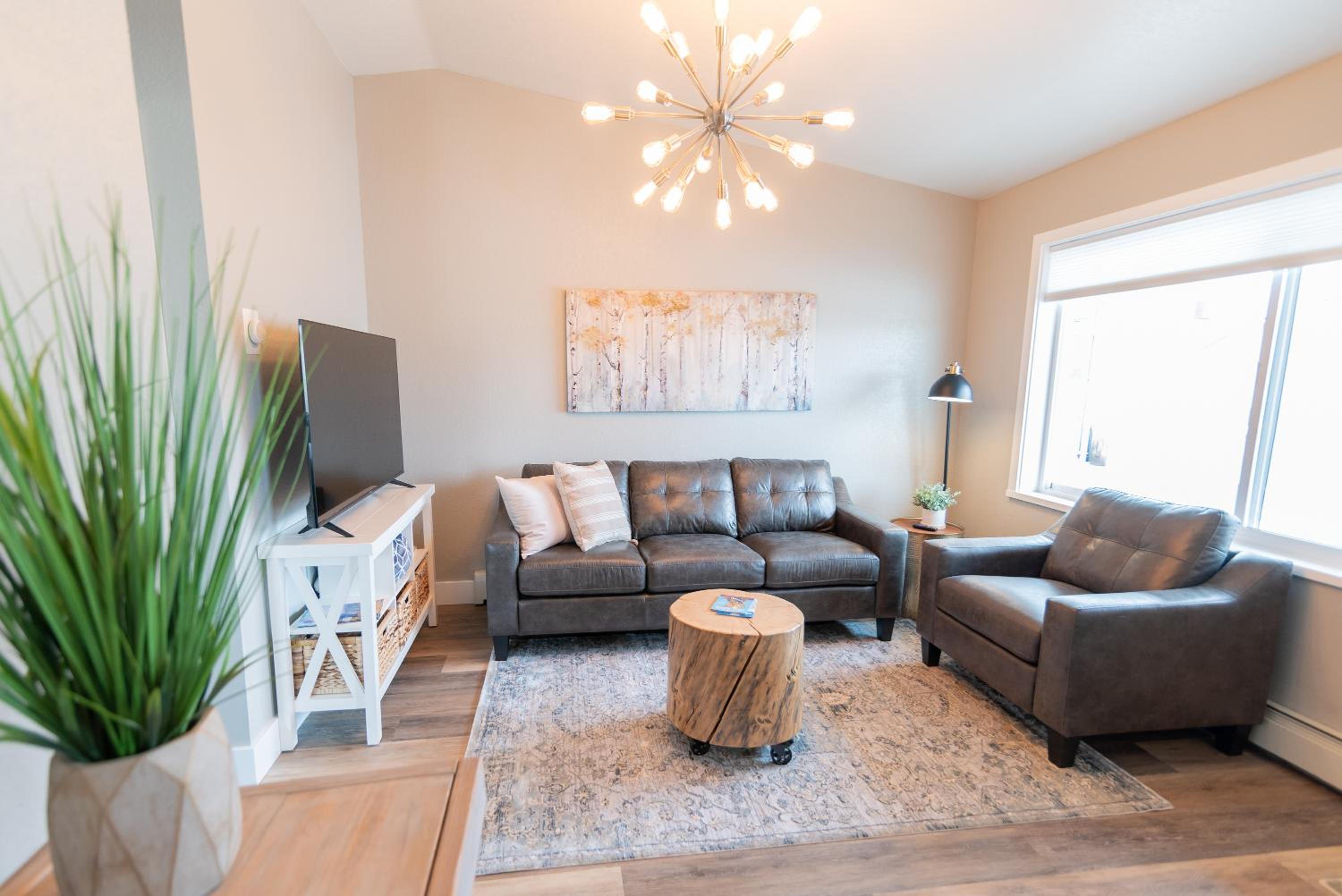 Deluxe Queen Suite