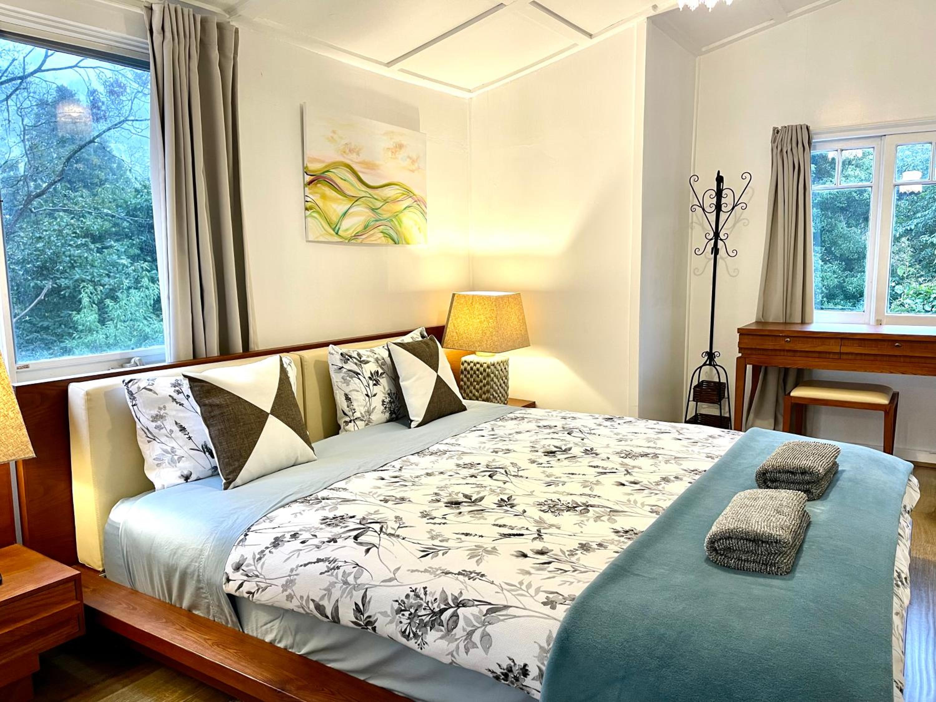 Three-Bedroom House photo 1