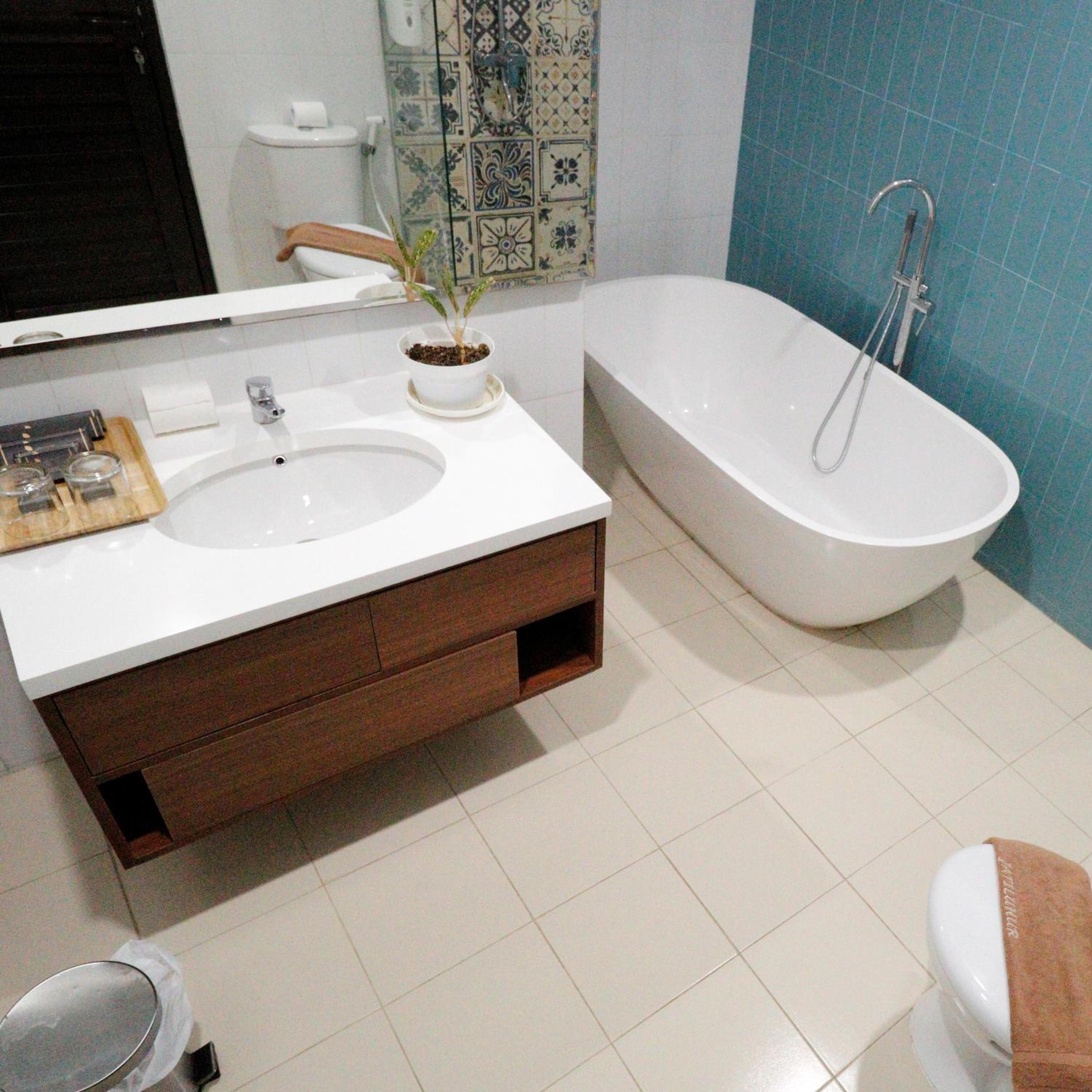 Three-Bedroom Bungalow - Photo 5