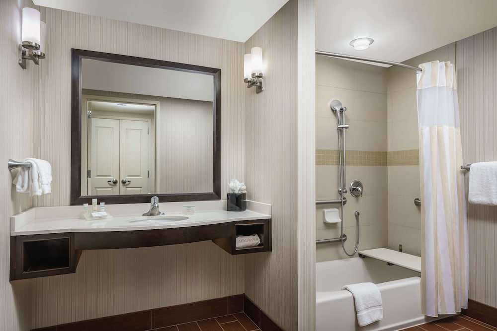 Room, 2 Queen Beds, Accessible (Hearing) - Photo 3