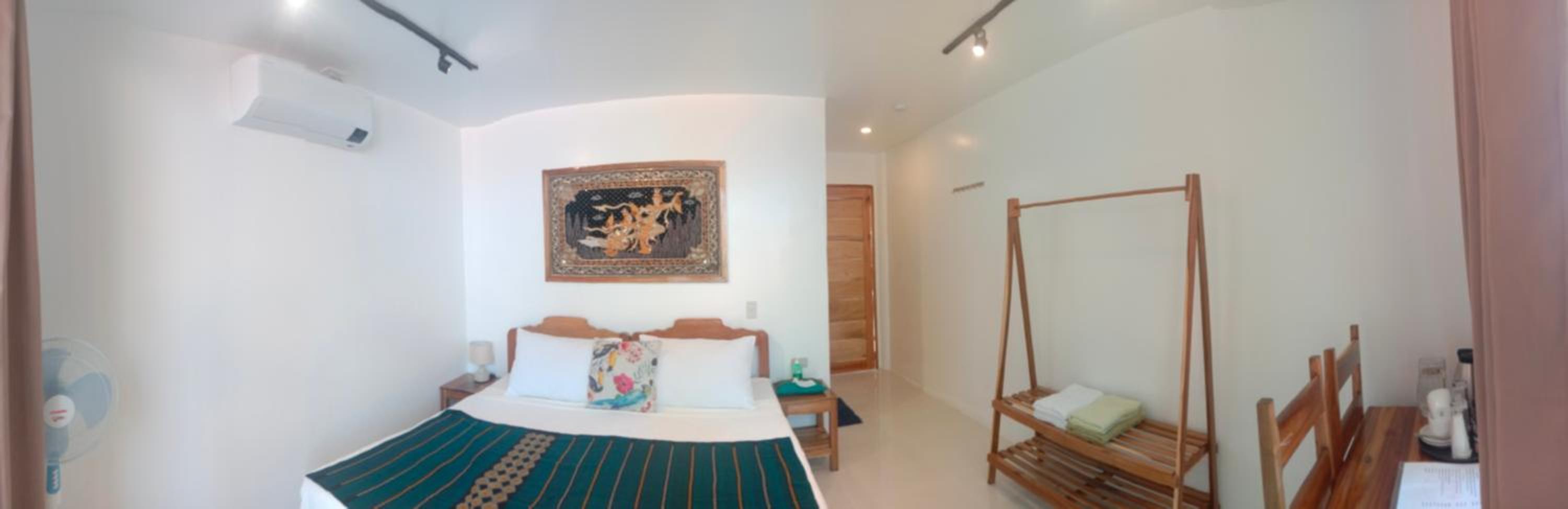 Deluxe Double Room with Side Sea View photo 3