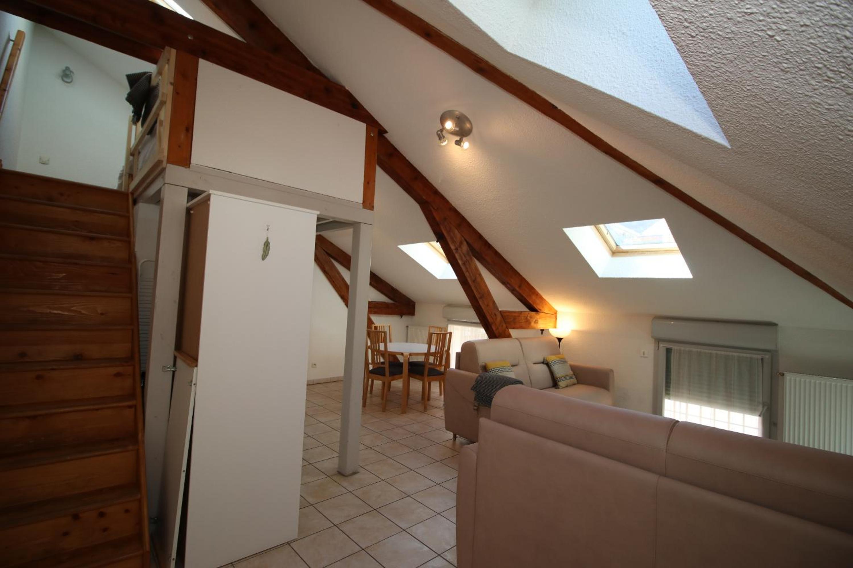 Large - Loft photo 3