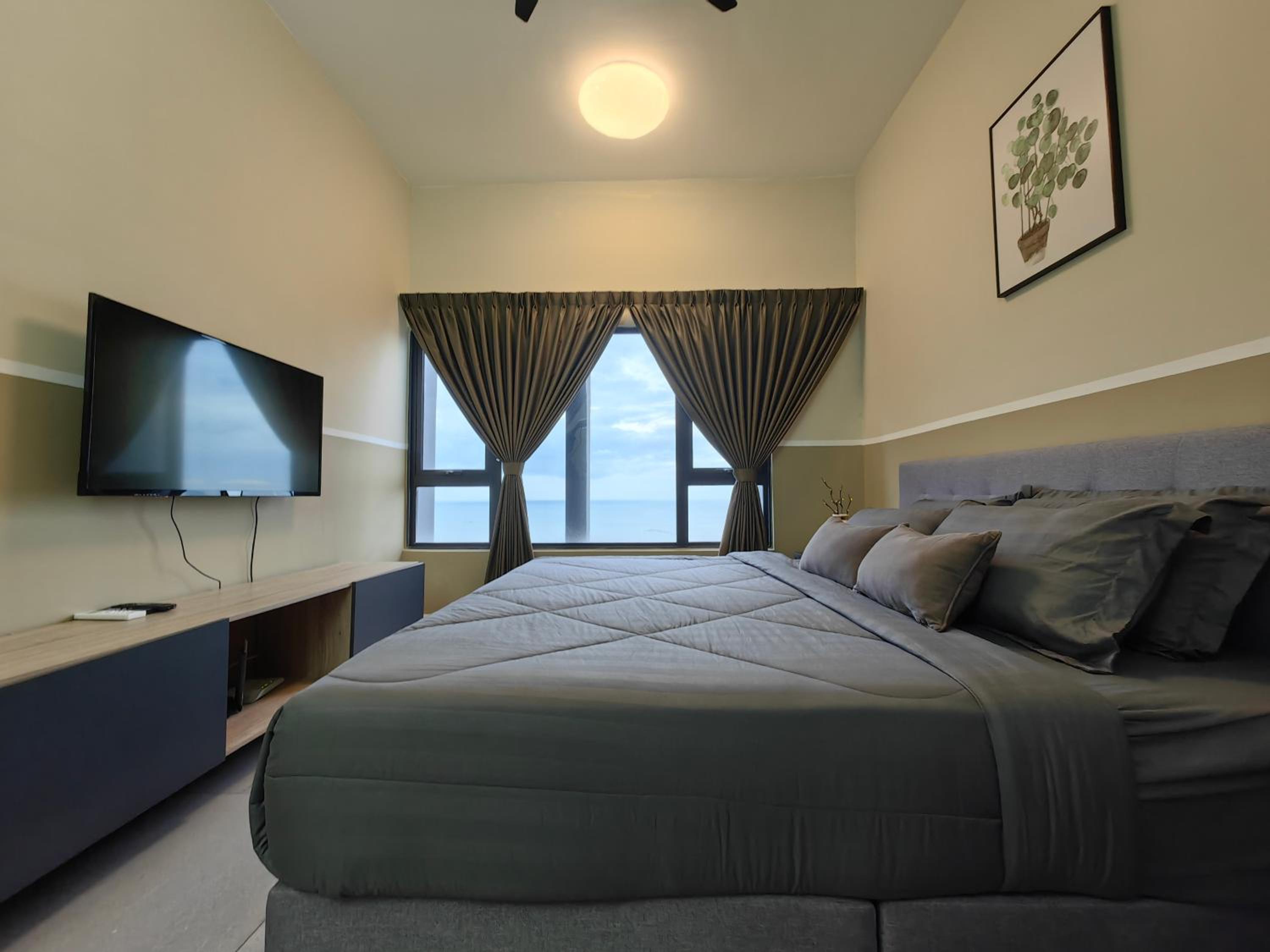 Two Bedroom Superior Family Suite (Private Bathtub & Seaview)