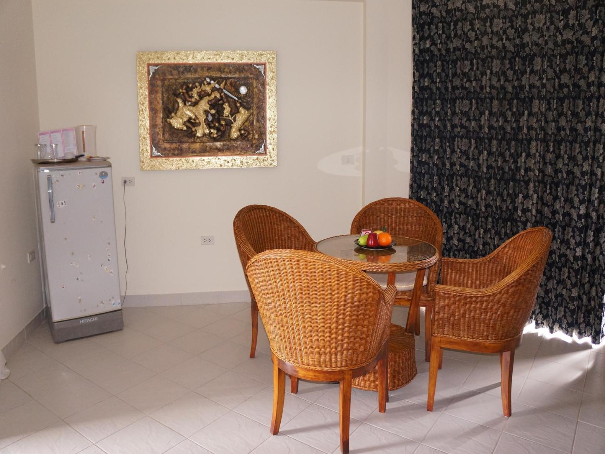Standard One-Bedroom photo 2