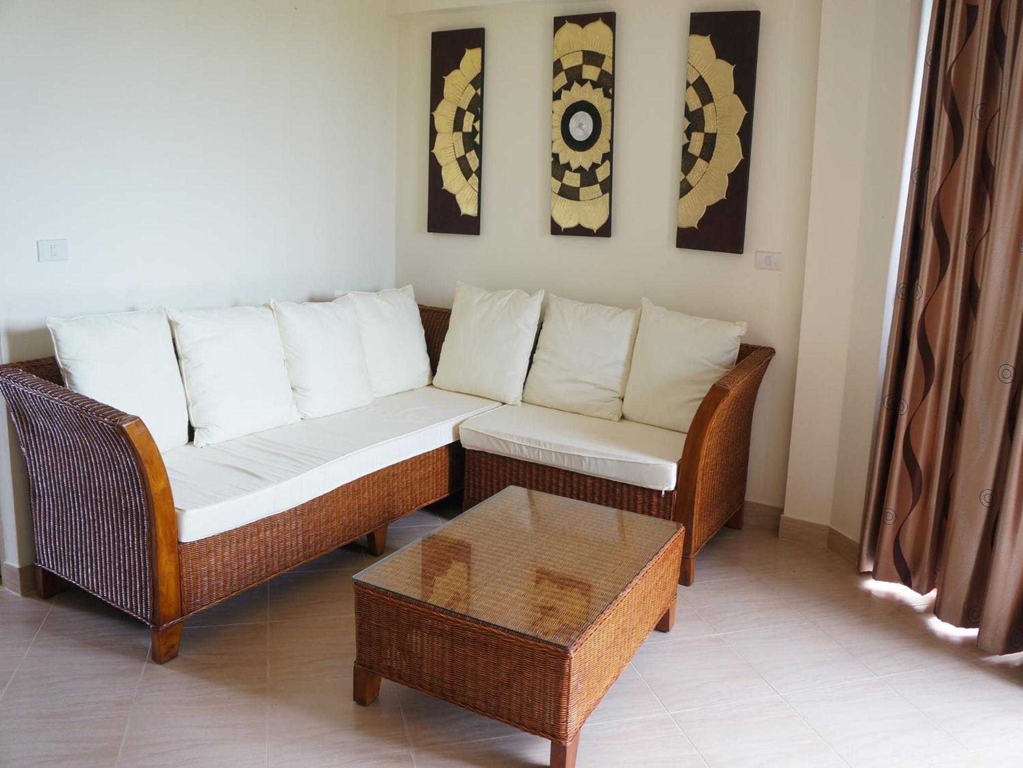 Superior One-Bedroom Apartment - Photo 18
