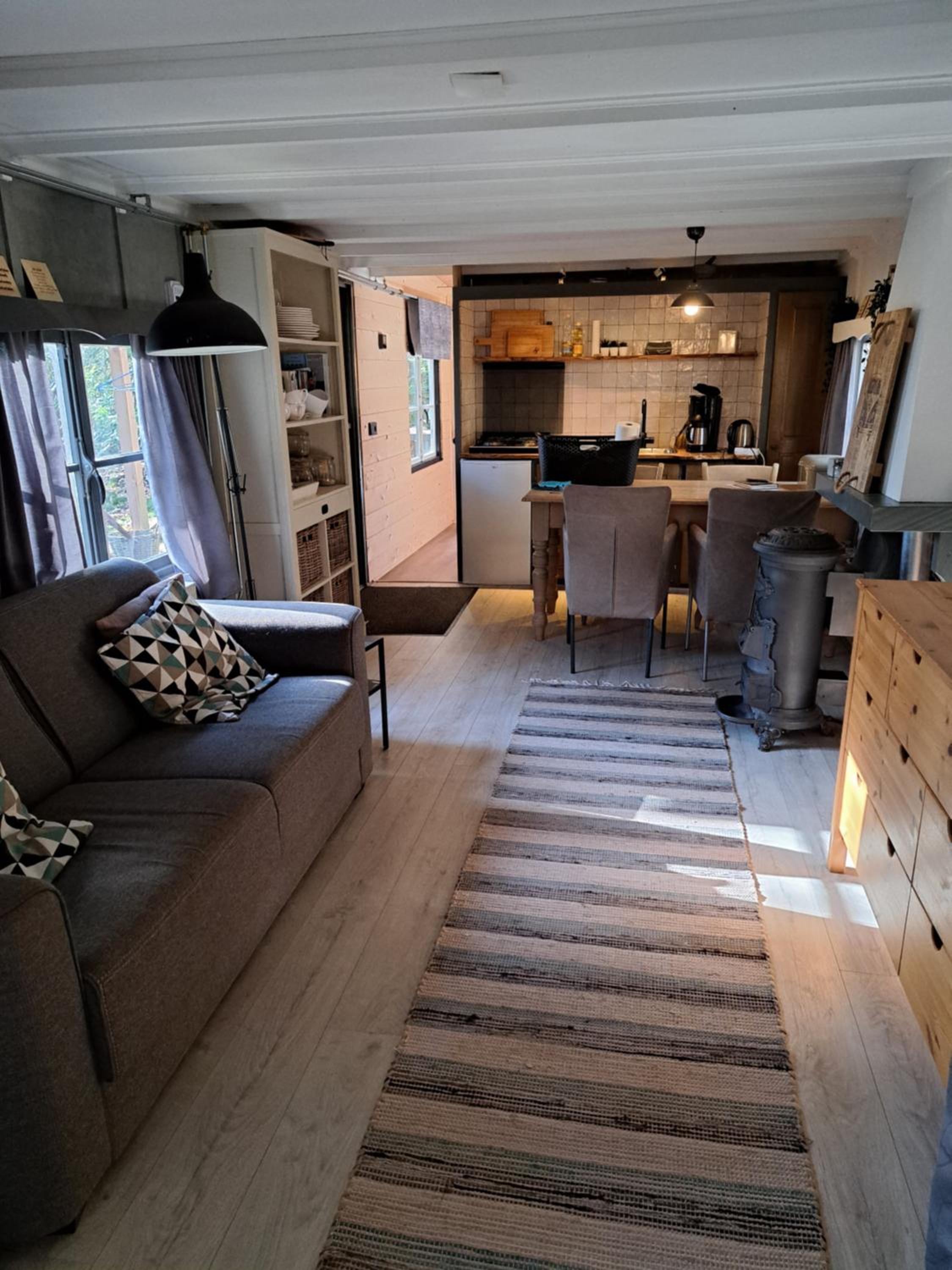 Mobile Home - Photo 2
