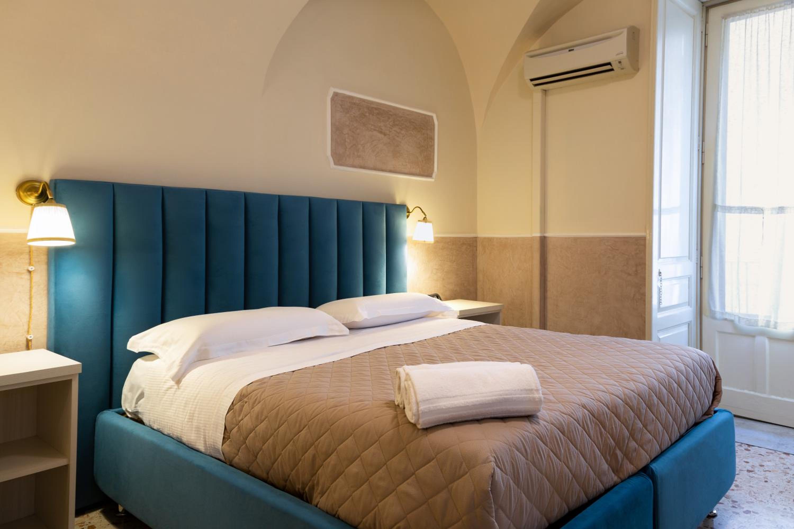 Standard Double or Twin Room - Photo 2