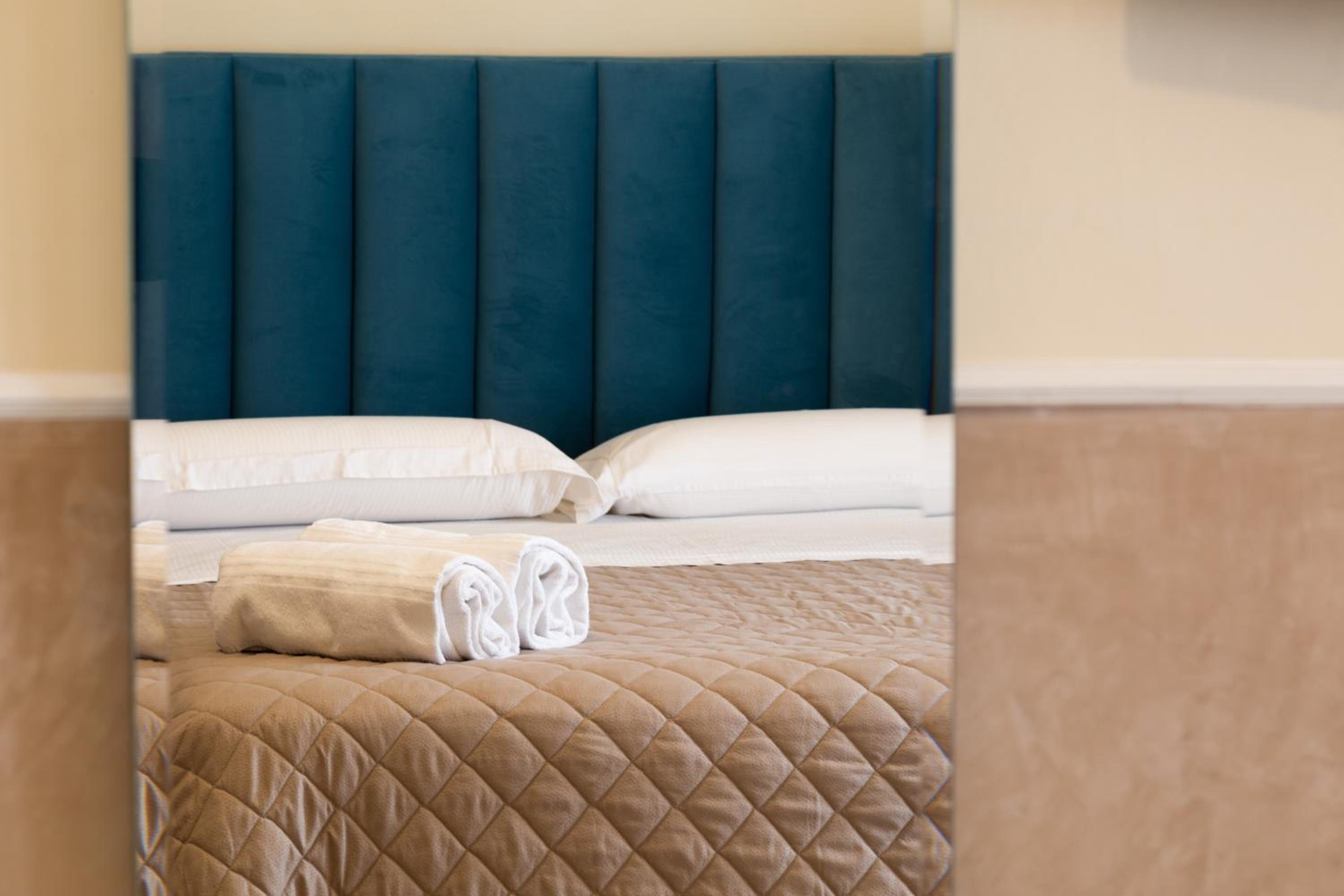 Standard Triple Room - Photo 17