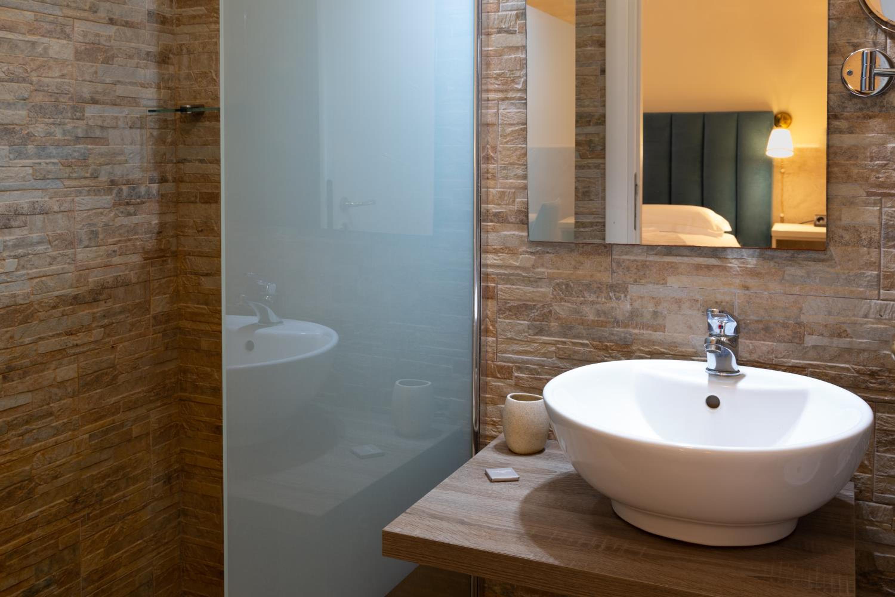 Standard Triple Room - Photo 18