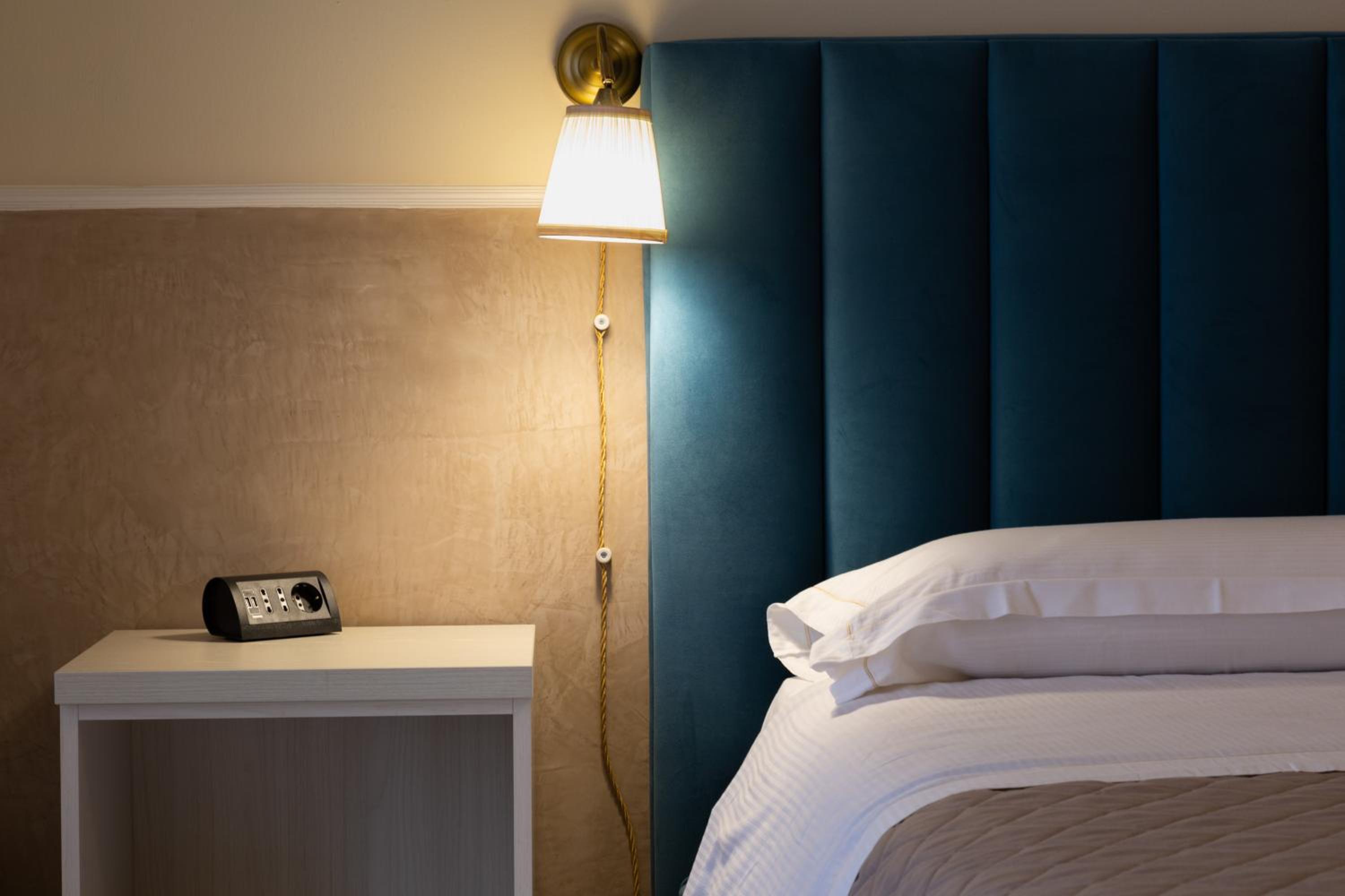 Standard Double or Twin Room - Photo 26