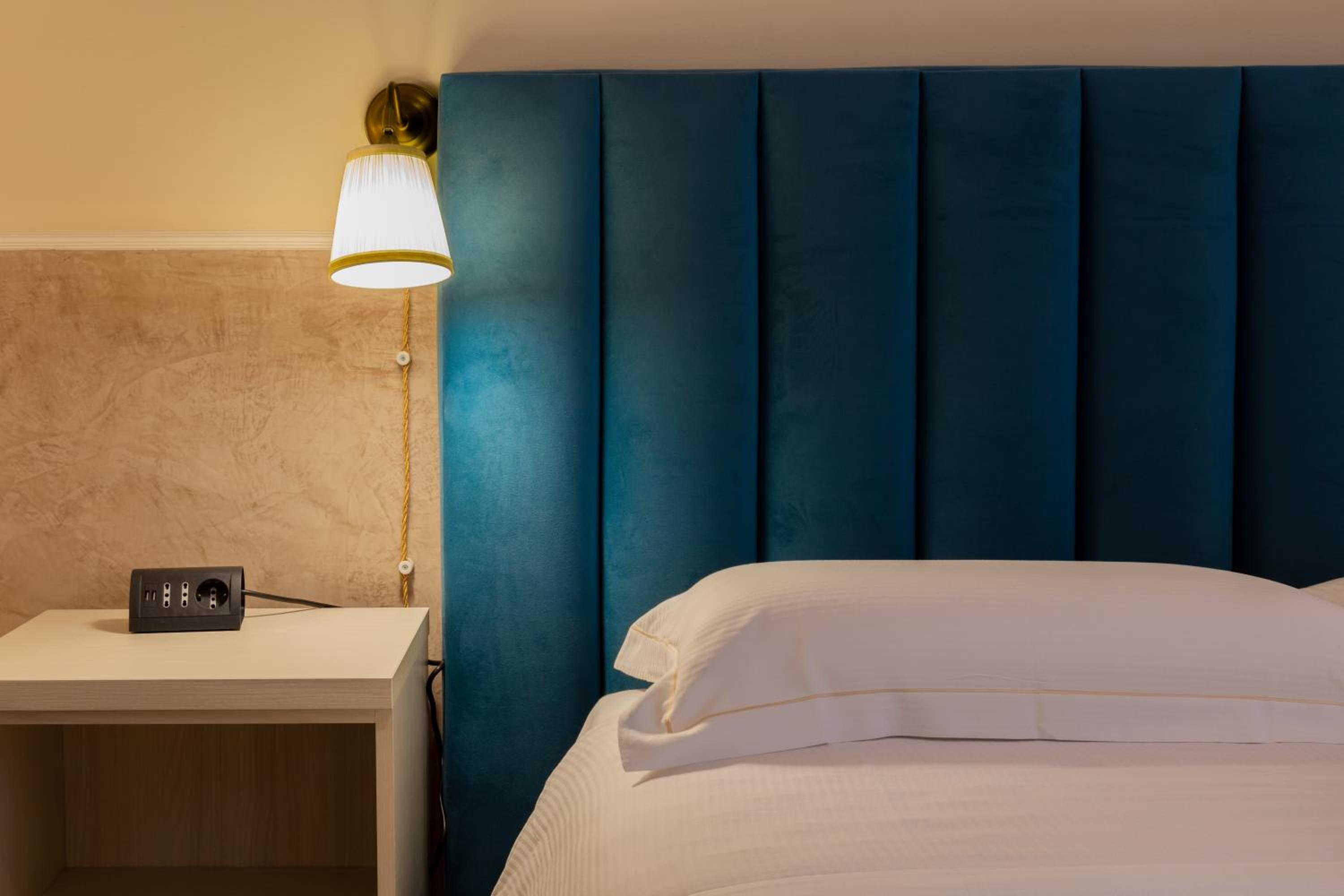 Standard Double or Twin Room - Photo 27